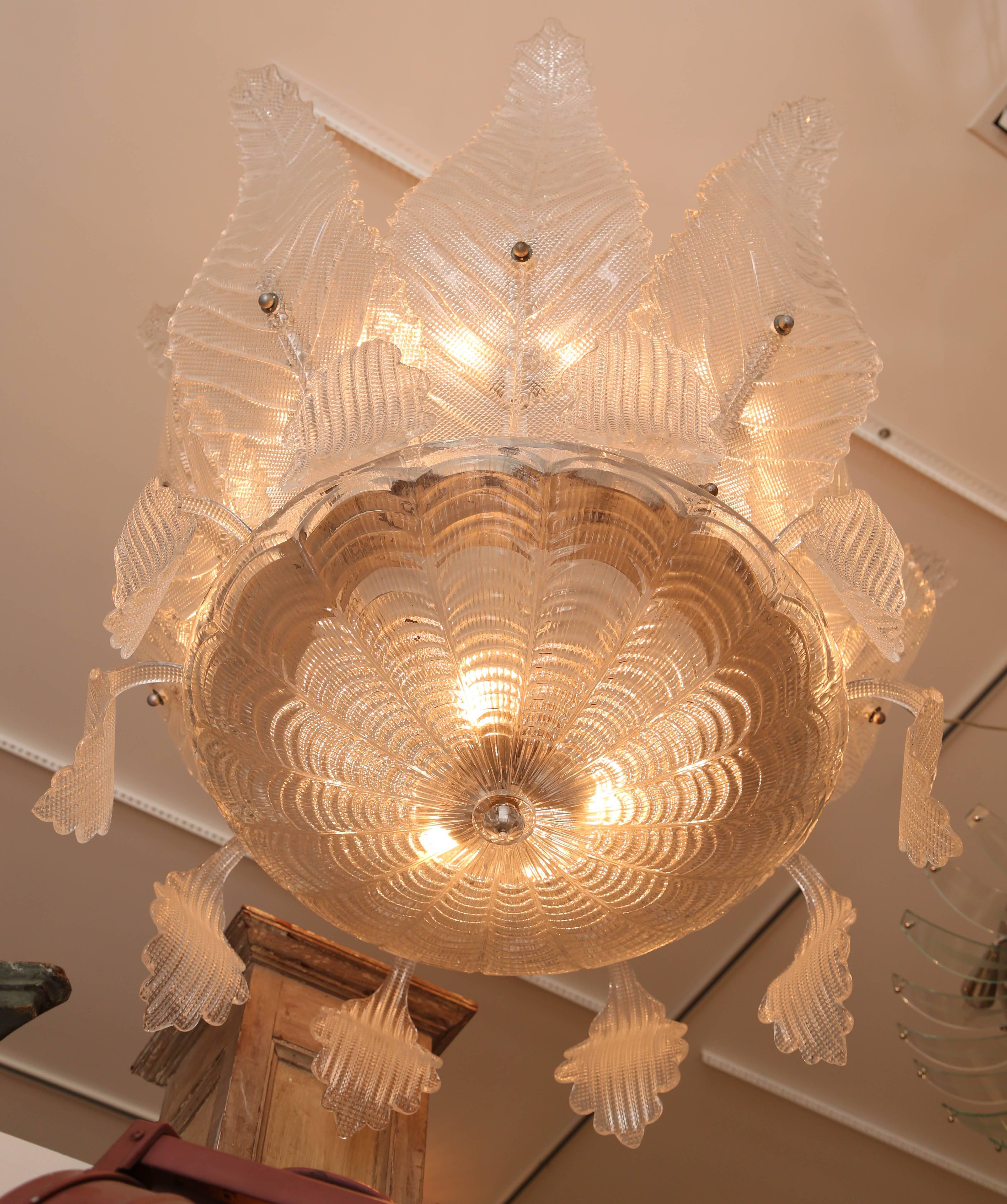 Impressive Italian Murano Glass Chandelier with Large Pluming Leaves For Sale 1