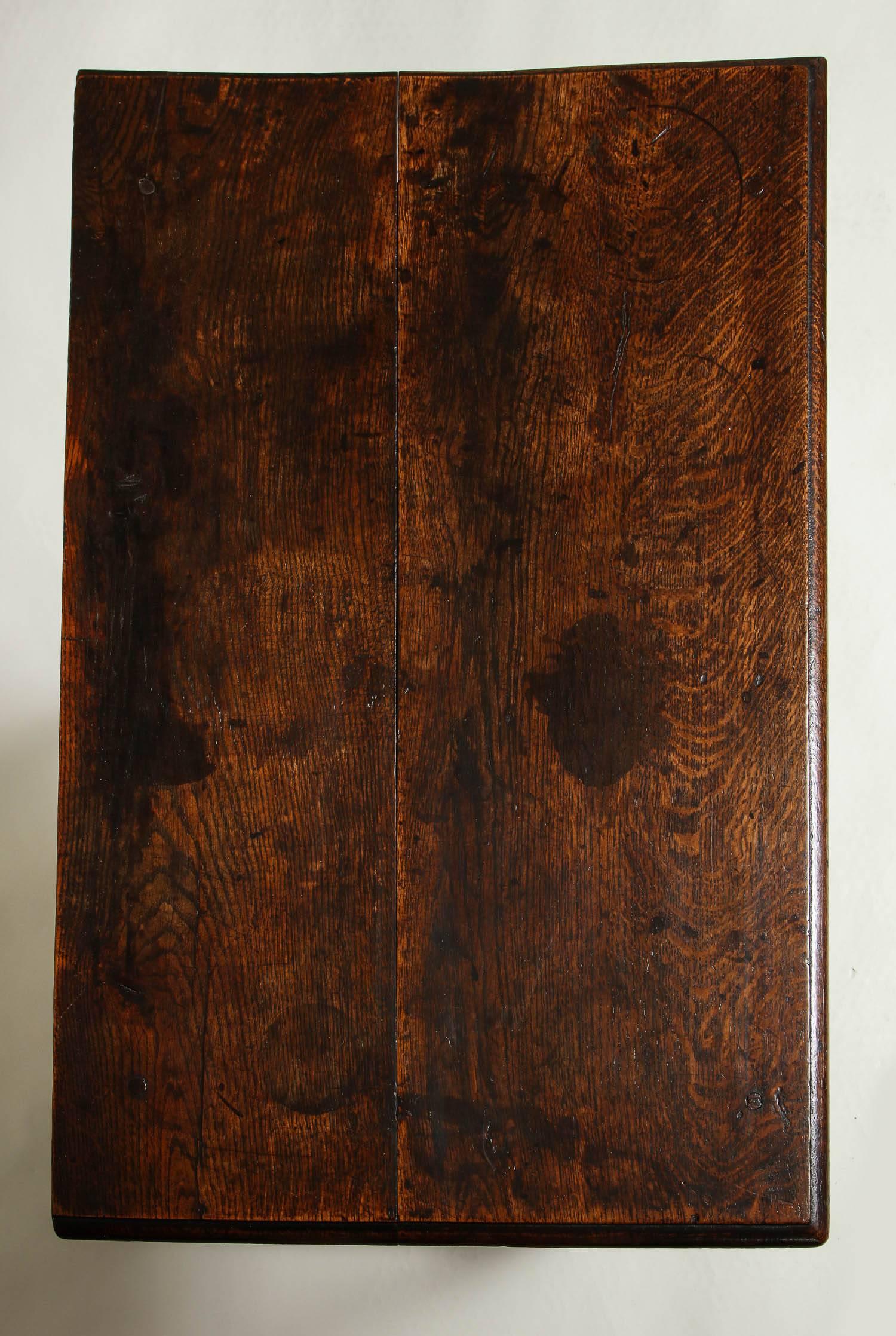 Early 18th Century English Oak Side Table 1