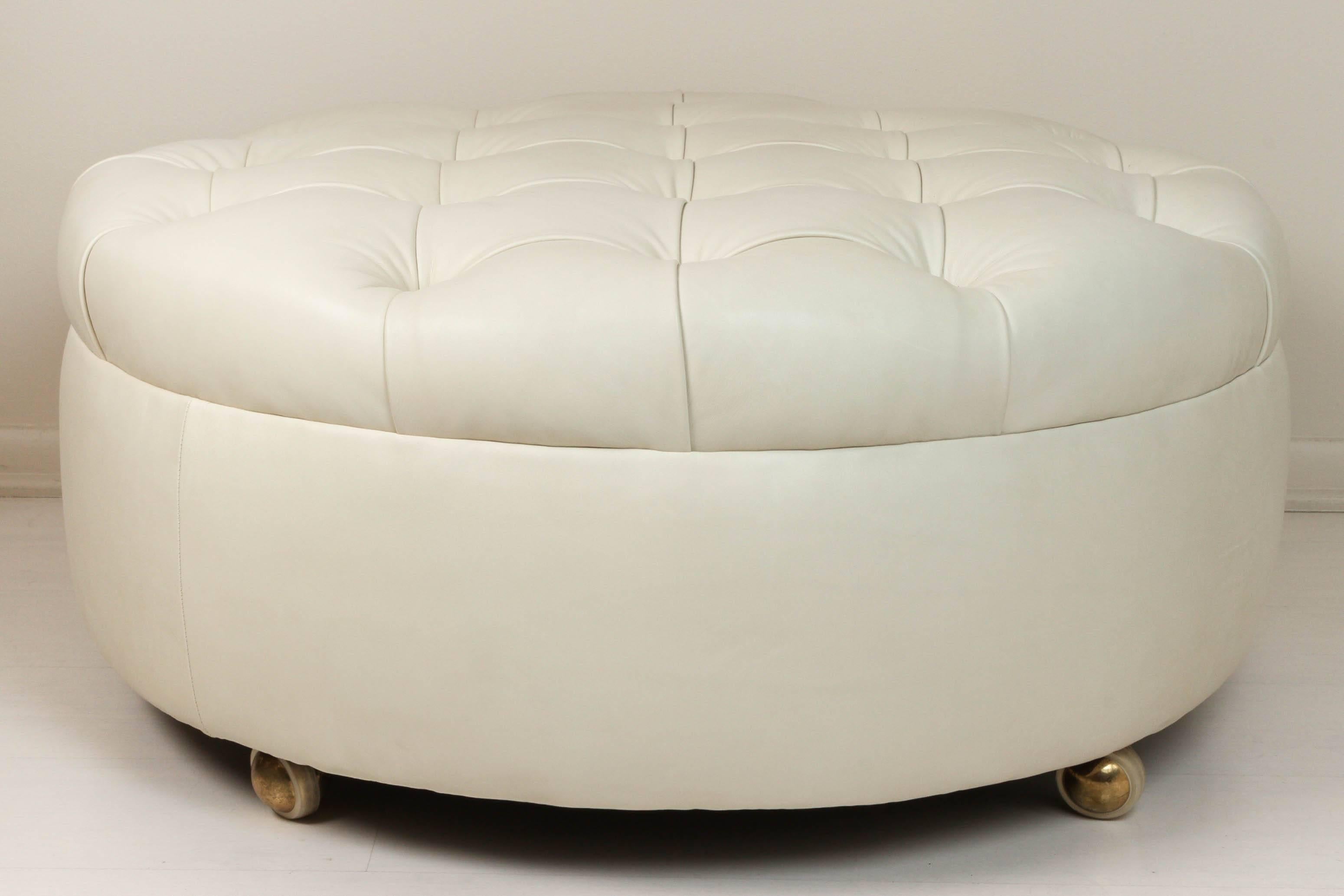 Leather Tufted French, 1960s Ottoman In Excellent Condition For Sale In Santa Monica, CA