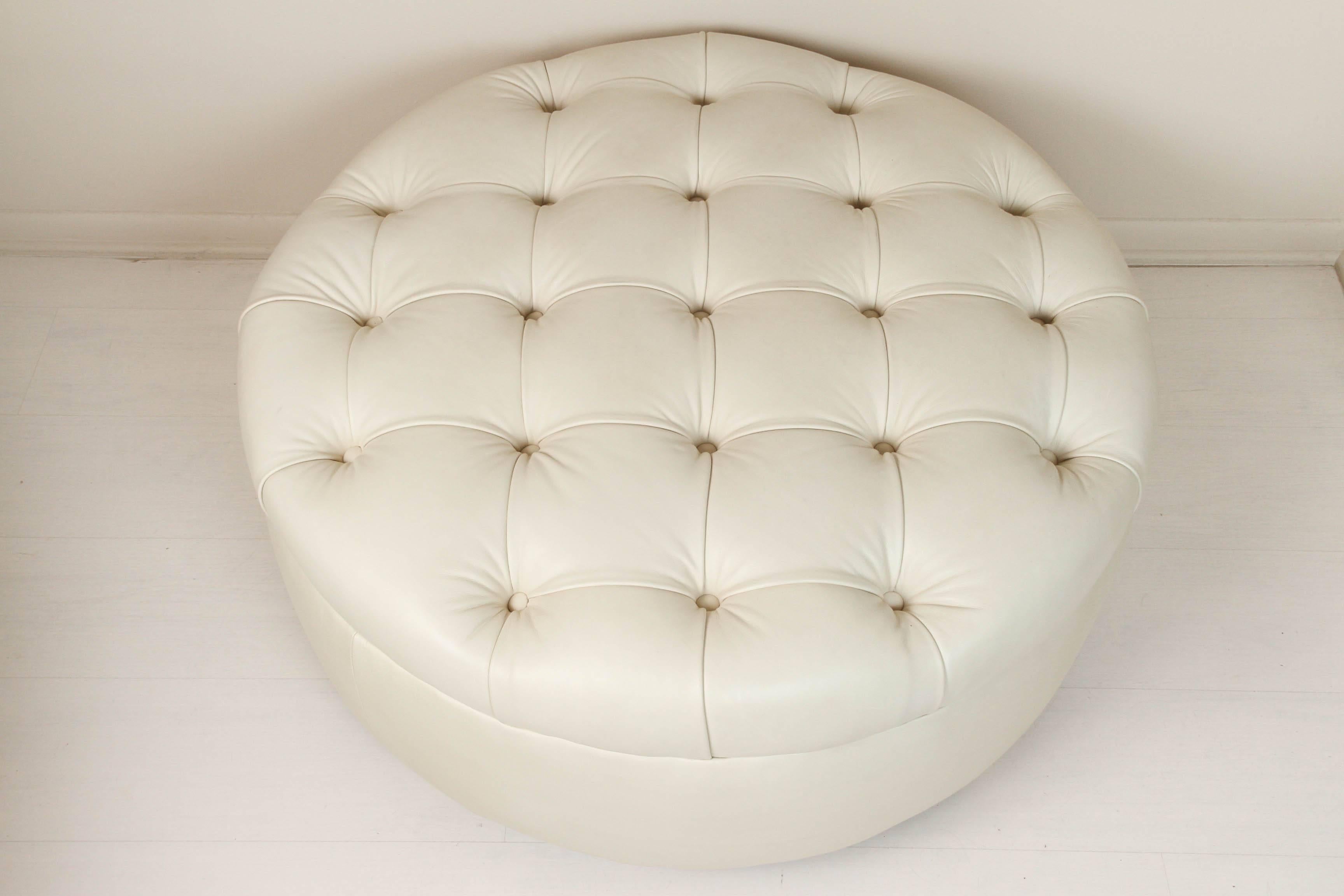 Leather Tufted French, 1960s Ottoman For Sale 1