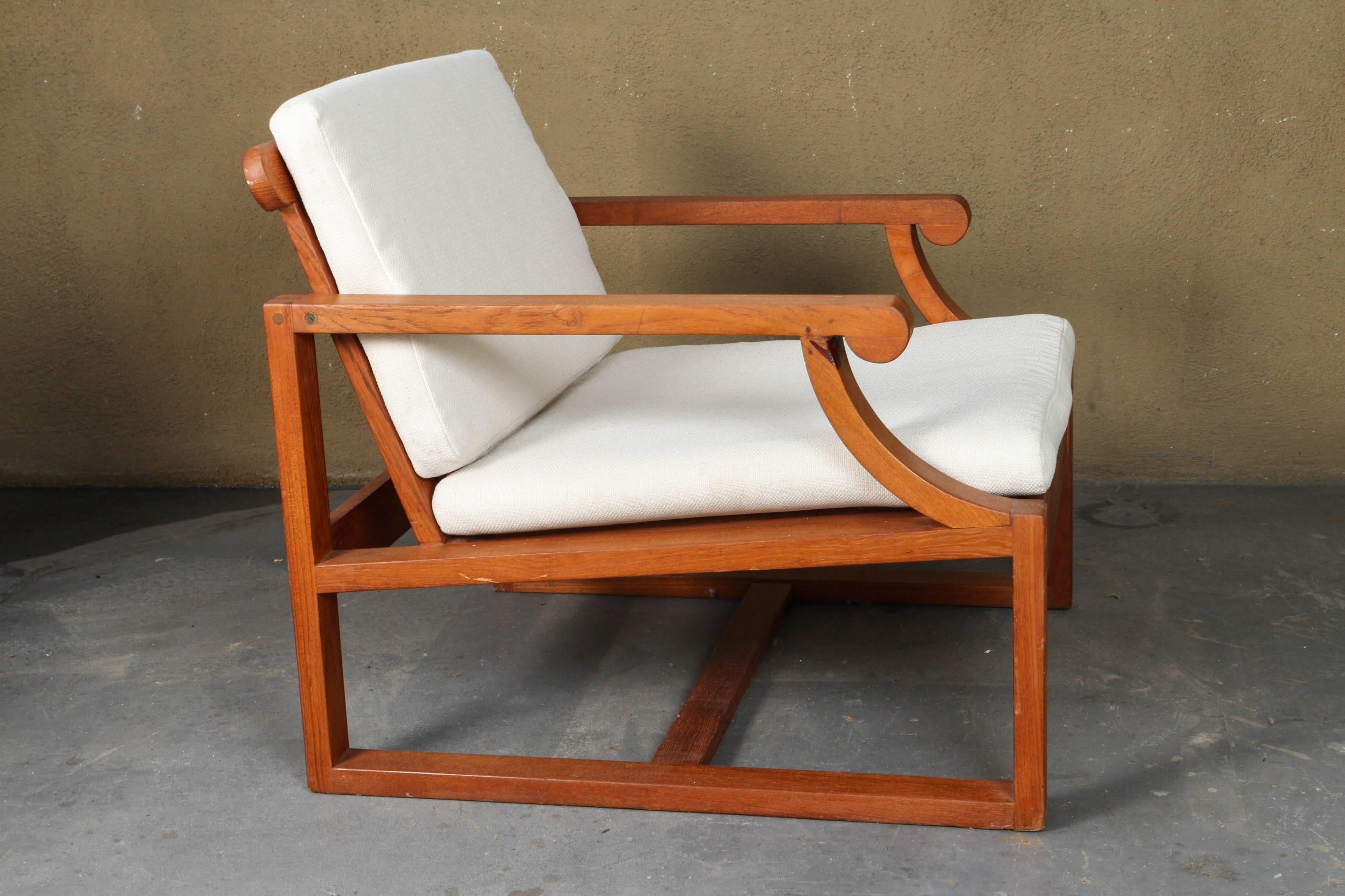 Kipp Stewart Caramel by the Sea Lounge Chairs In Good Condition For Sale In Santa Monica, CA