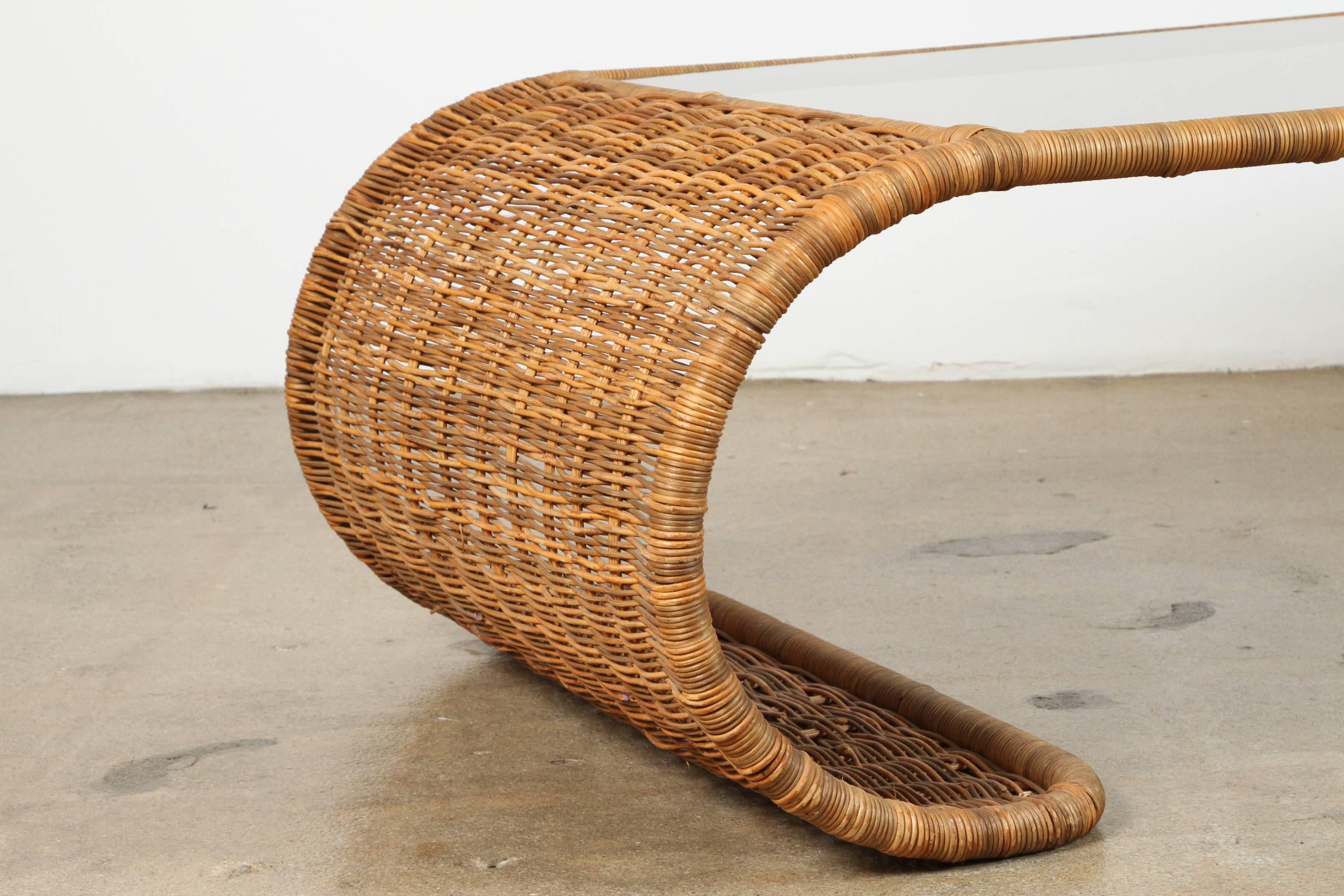 Rattan Vintage Coffee Table In Good Condition For Sale In Santa Monica, CA