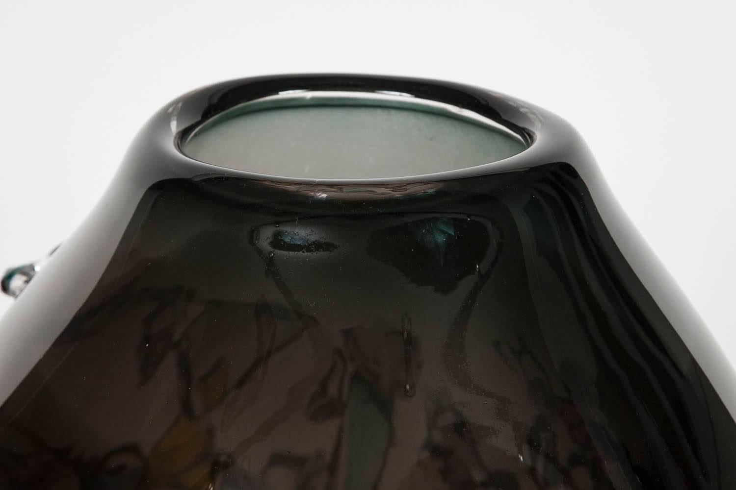 Art Glass Sakura VIV, a unique glass vase in black with mixed colours by Maarten Vrolijk