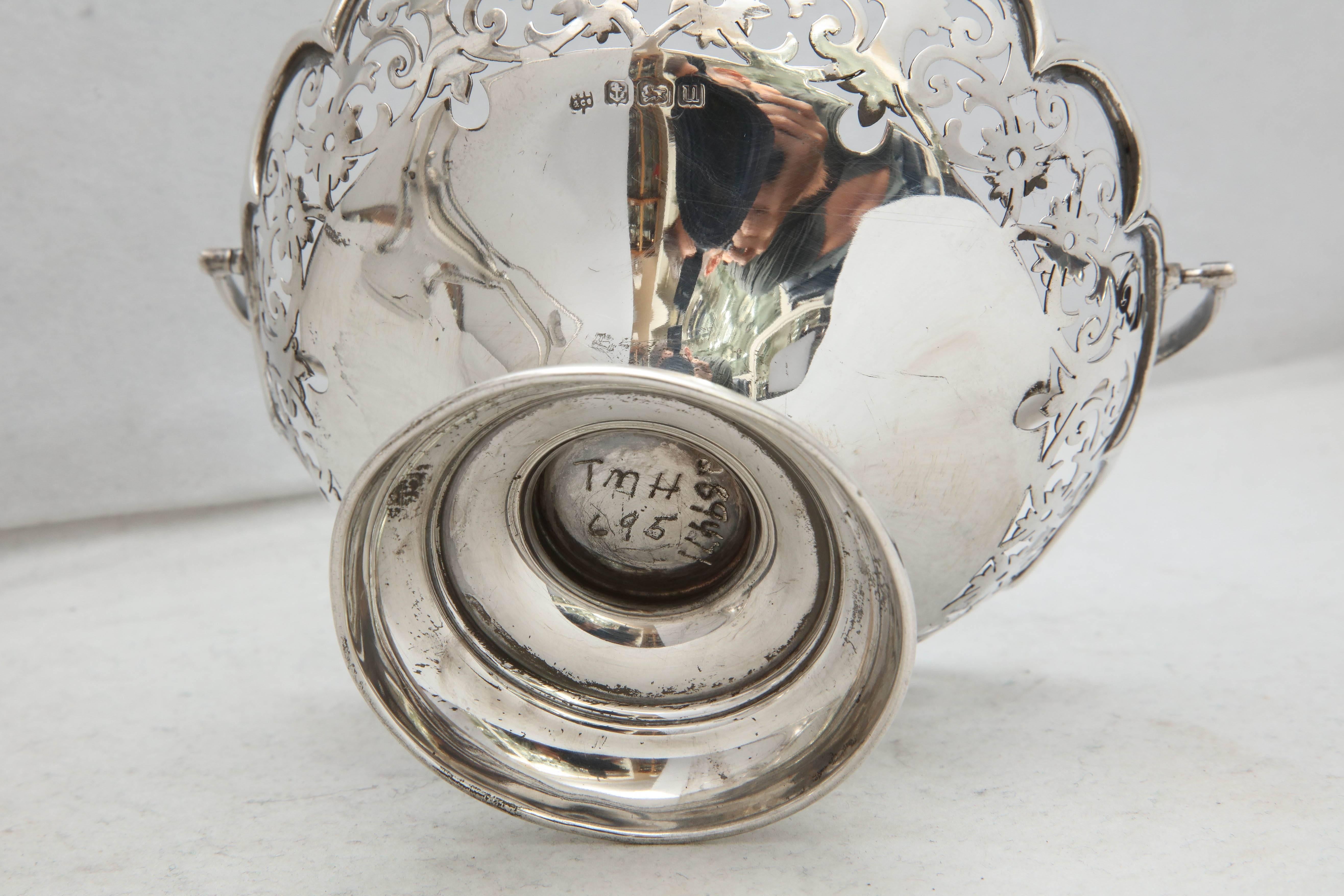Early 20th Century Beautiful Edwardian Style George V Sterling Silver Epergne/Centerpiece