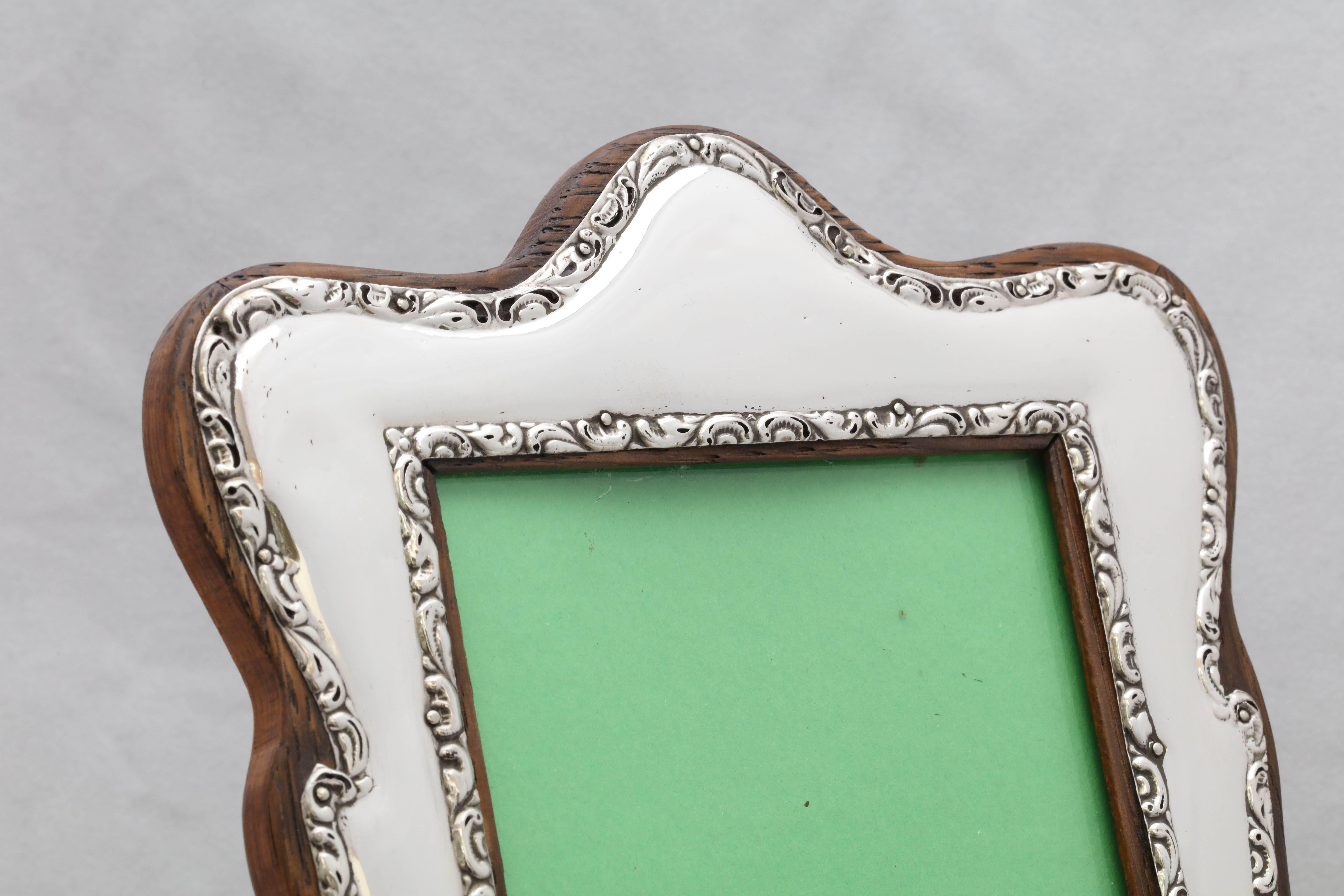 Beautiful, Edwardian Sterling Silver Picture Frame with Wood Back In Excellent Condition In New York, NY