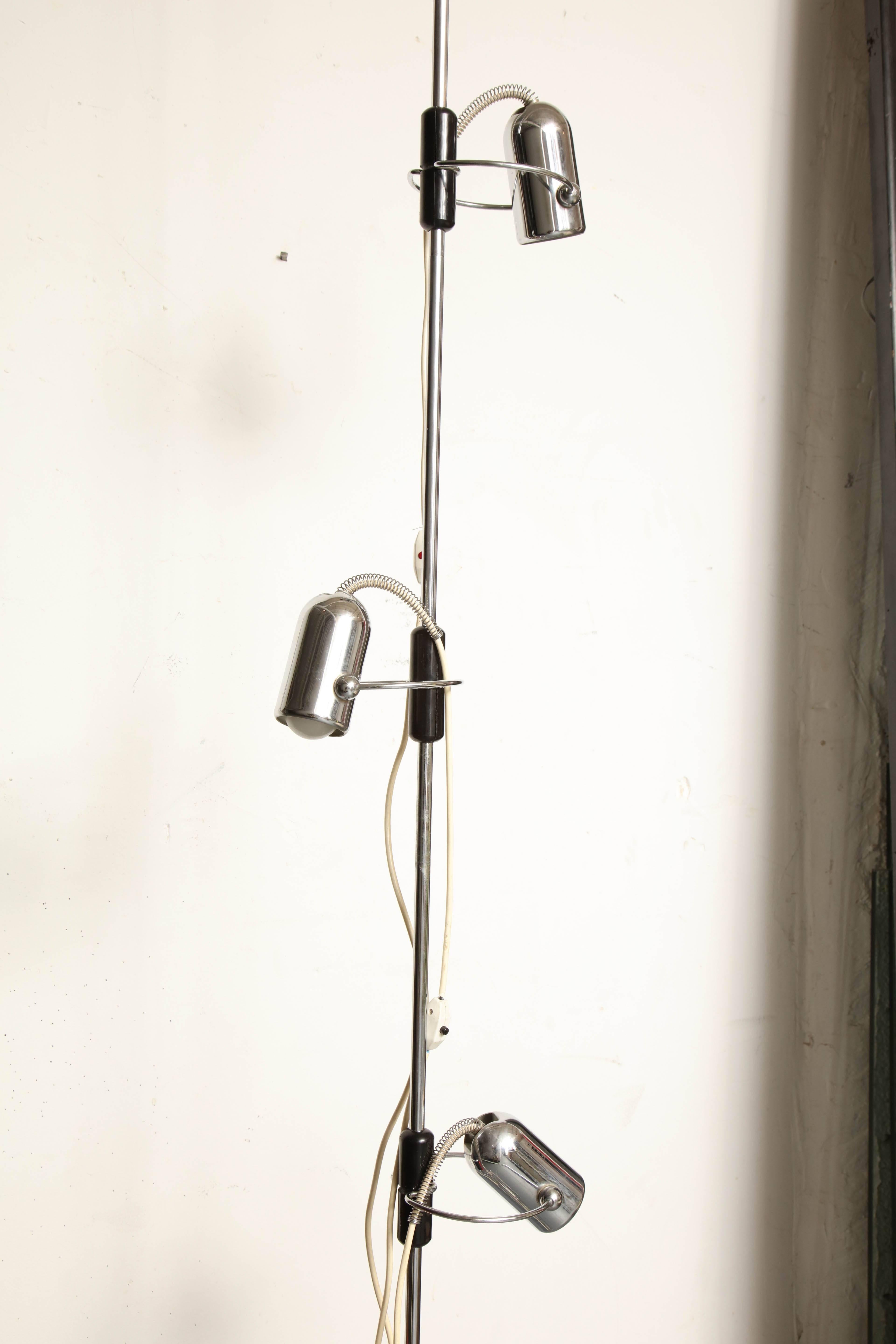 Reggiani Articulated Floor Lamp Mid-Century Modern, Italy, 1970s For Sale 2