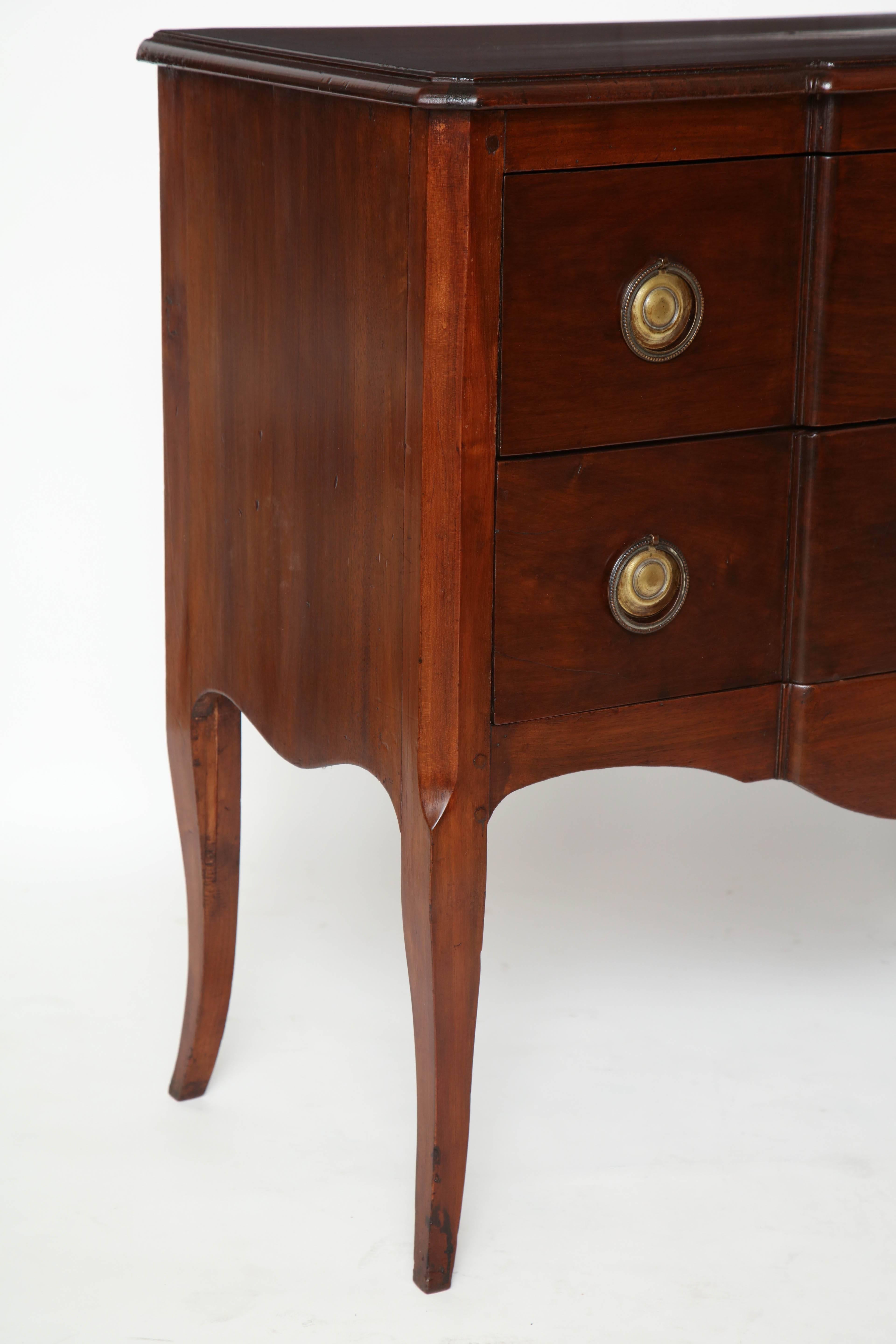 18th Century French Walnut Two-Drawer Commode For Sale 1