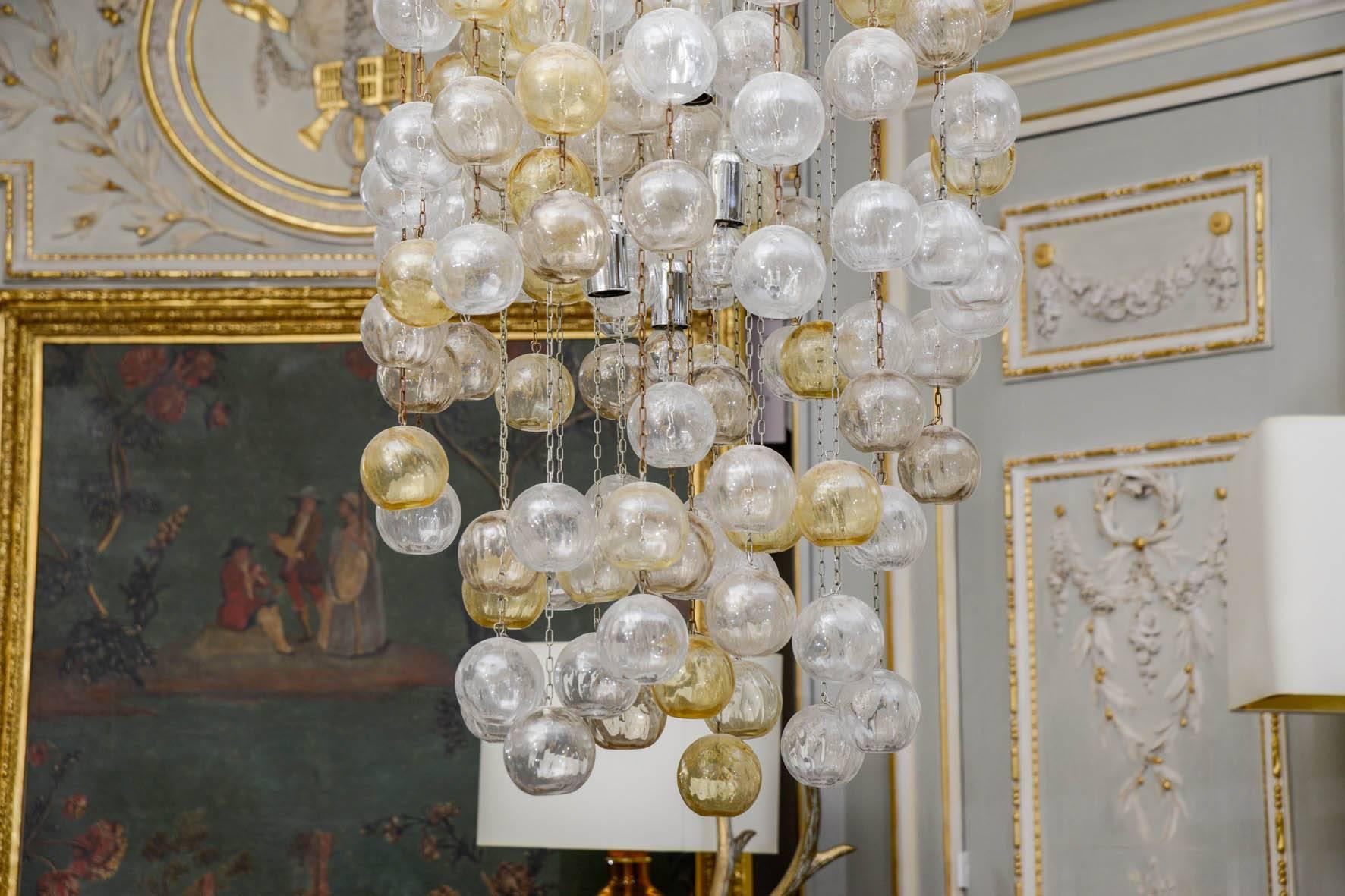 Pair of Murano Globes Chandeliers by Feruccio Laviani In Excellent Condition In Saint-Ouen (PARIS), FR