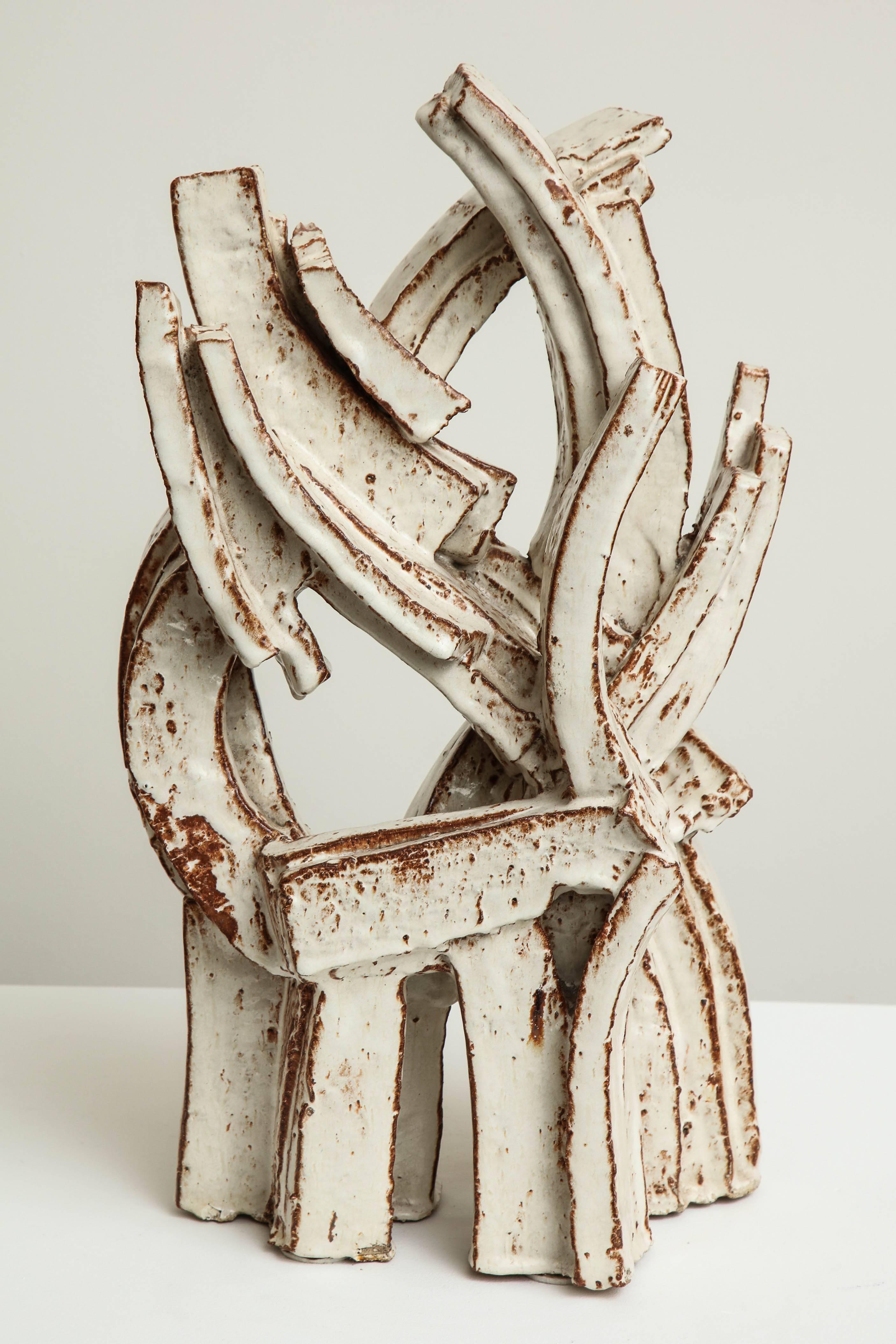 Scultura in gres e smalto bianco di Hertha Hillfon, circa 1965 in vendita 1