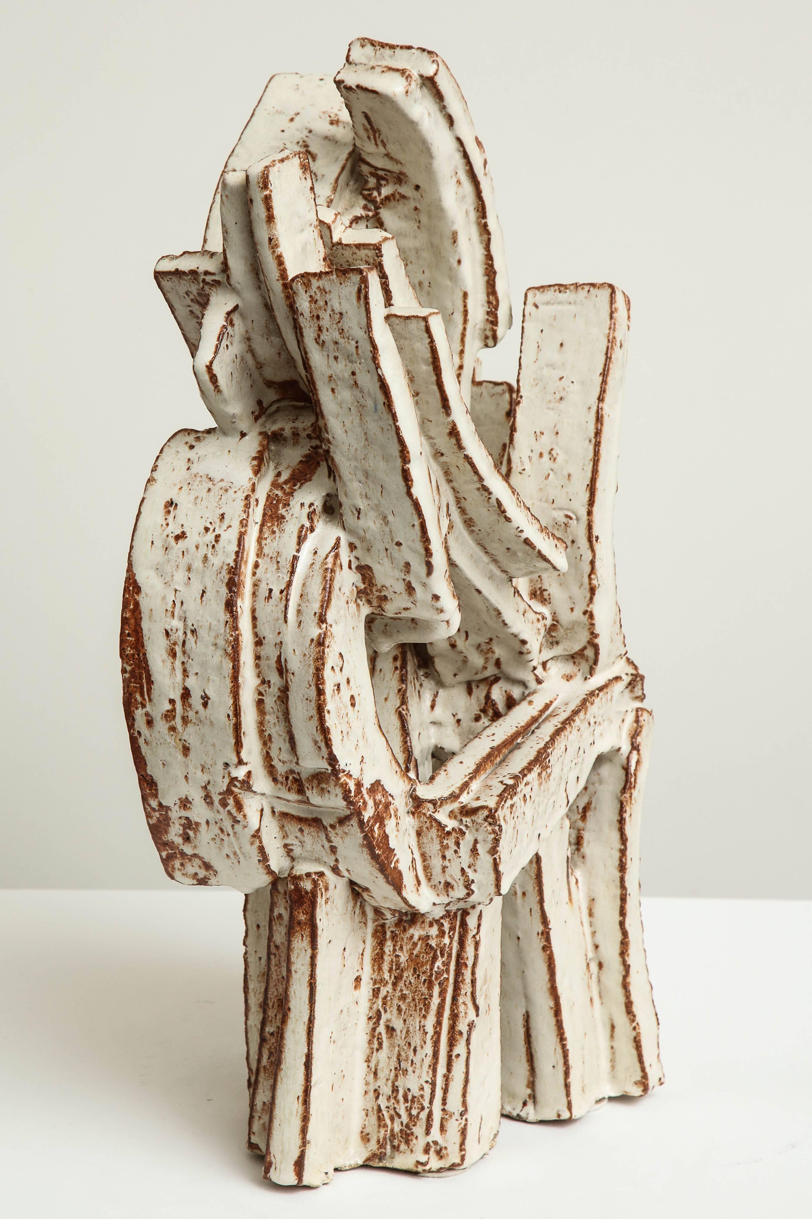 Scultura in gres e smalto bianco di Hertha Hillfon, circa 1965 in vendita 4