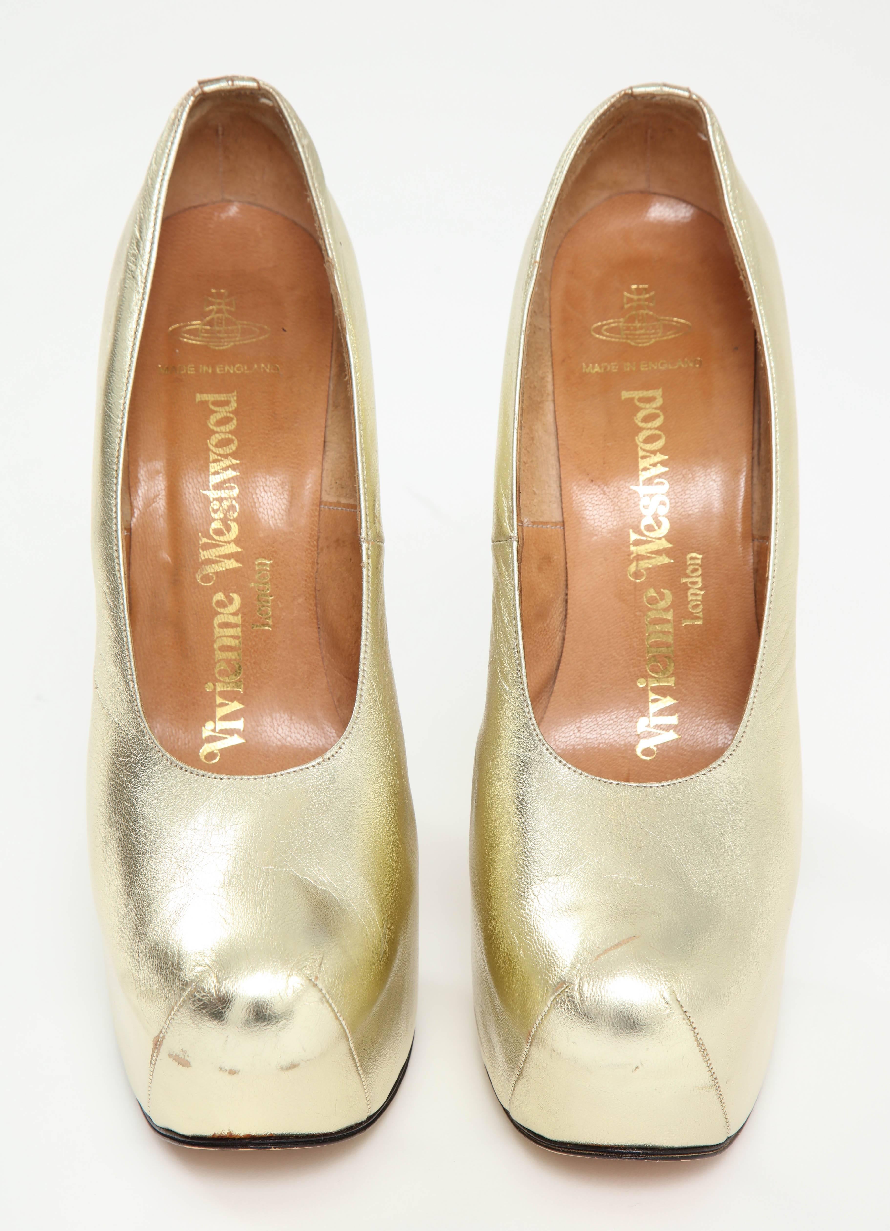 Ikonisches, seltenes Paar Vivienne Westwood-Schuhe im Zustand „Gut“ im Angebot in New York, NY