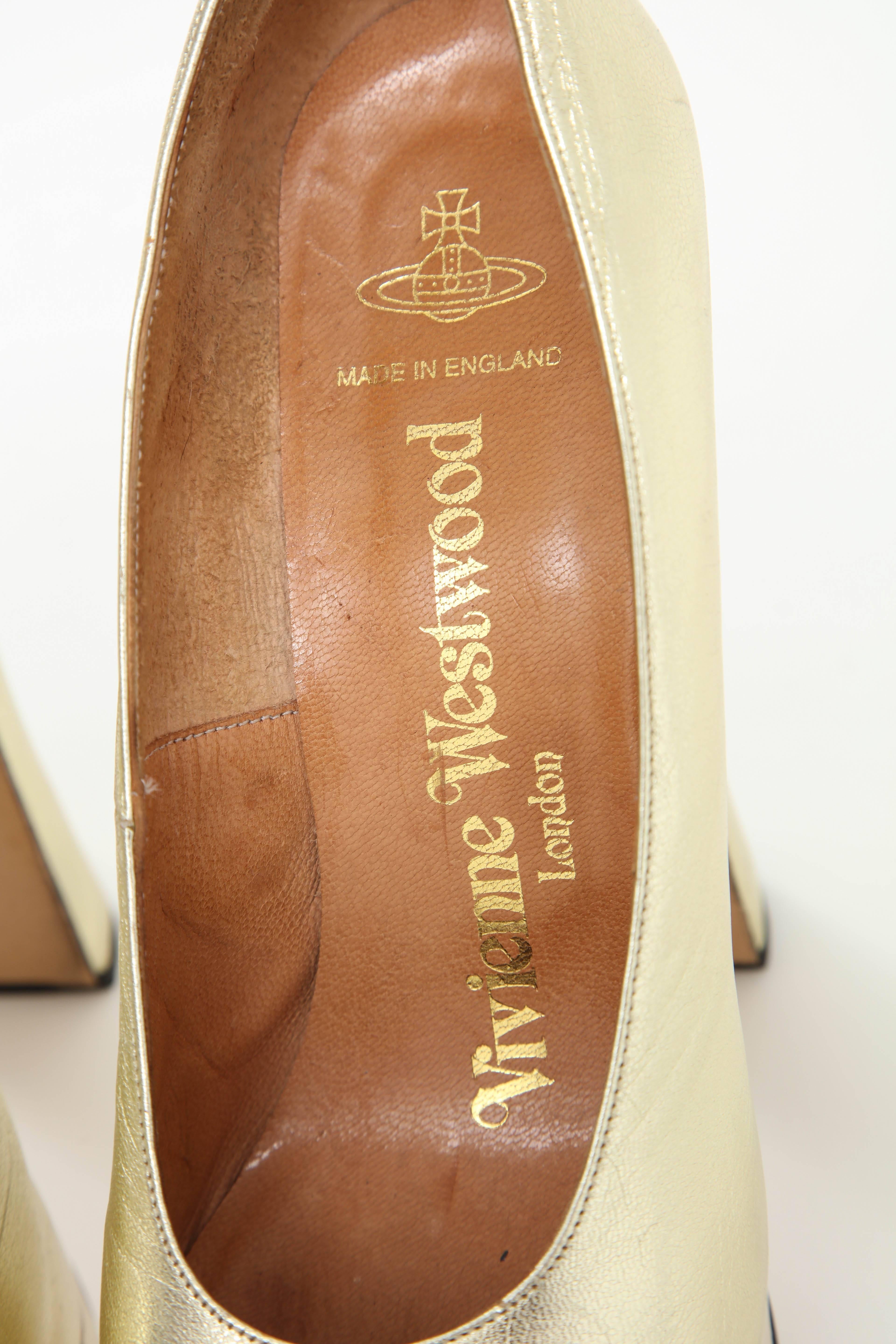 Ikonisches, seltenes Paar Vivienne Westwood-Schuhe (Ende des 20. Jahrhunderts) im Angebot