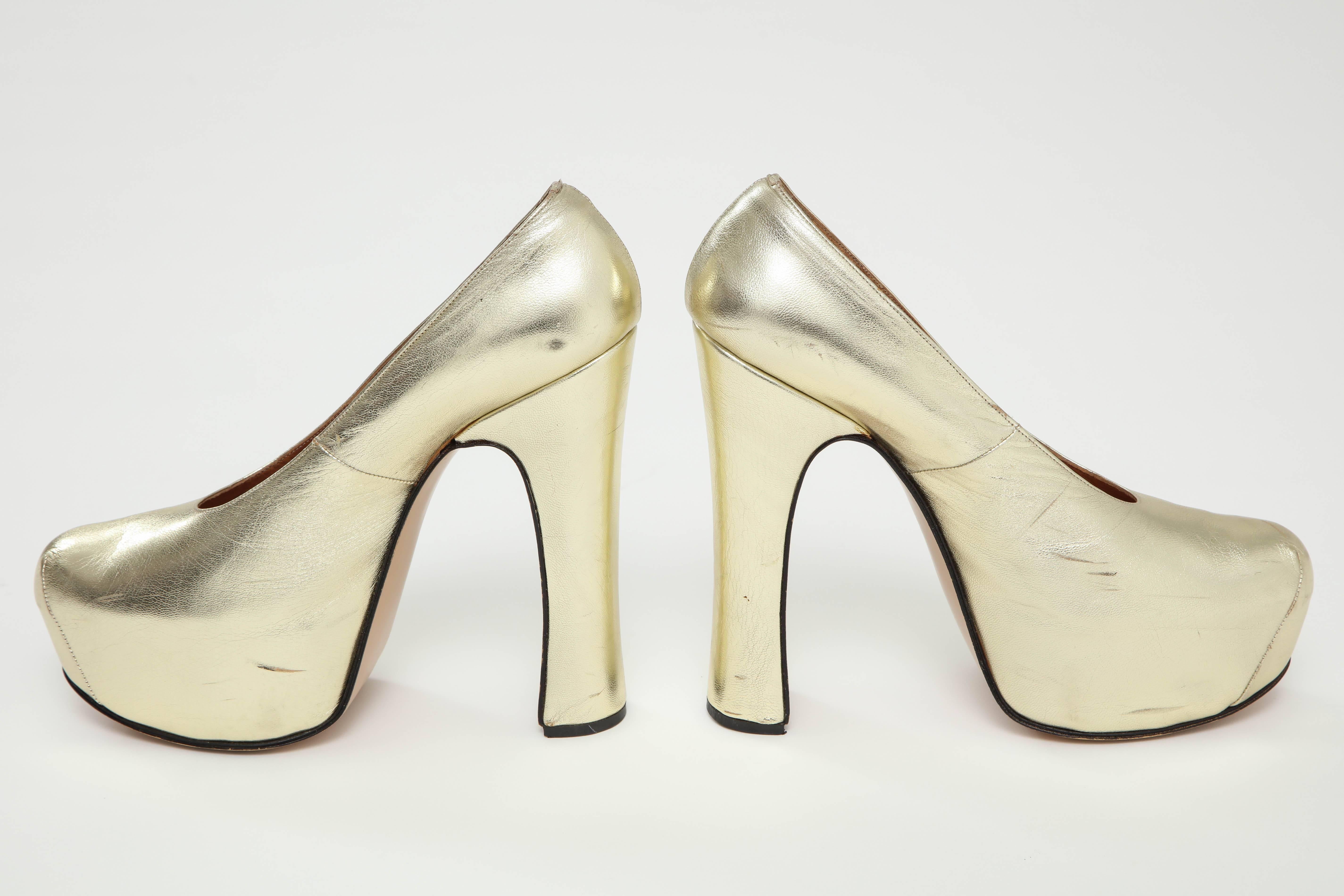 Iconic Rare Pair of Vivienne Westwood Shoes In Good Condition For Sale In New York, NY