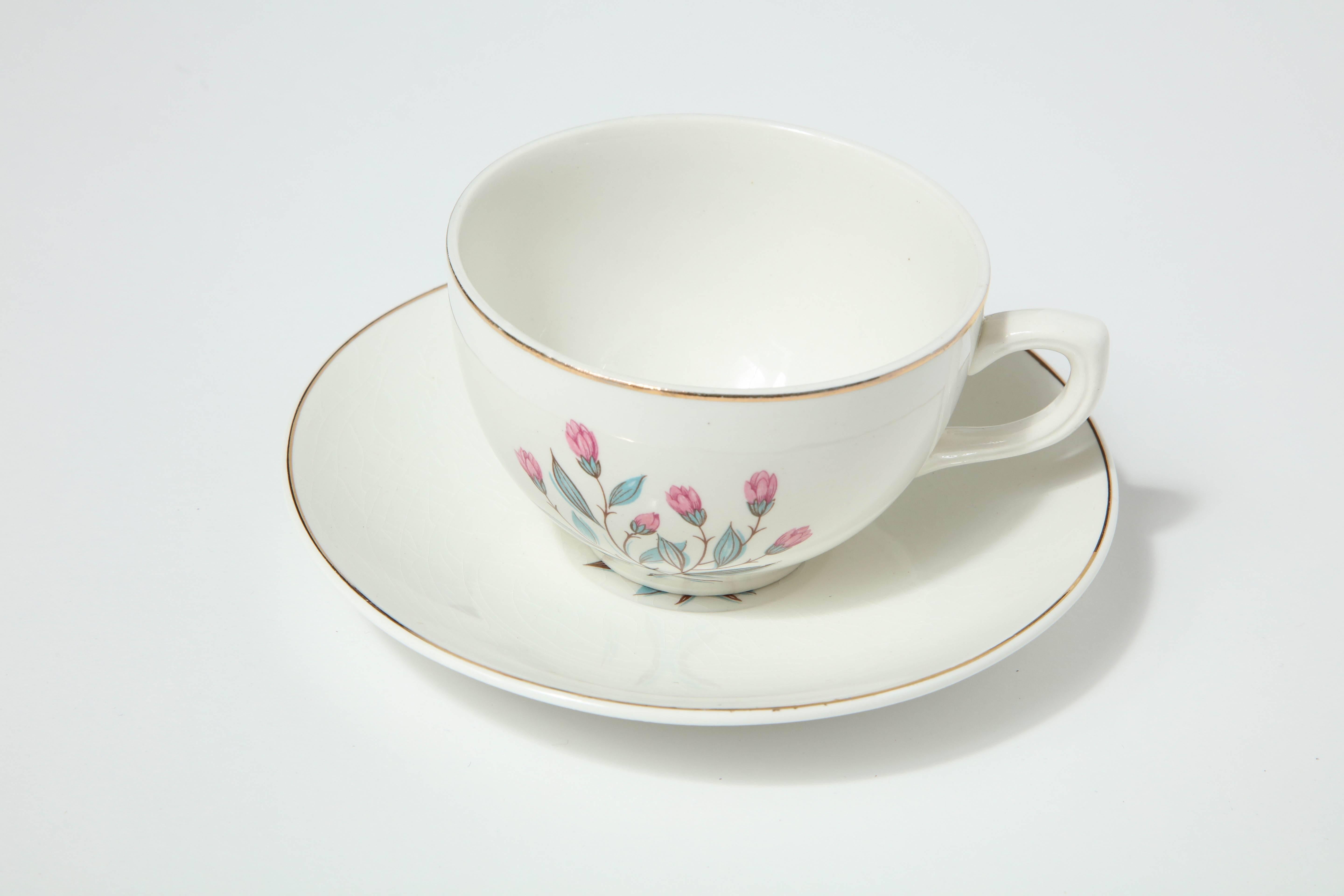 20th Century Wedgewood 45 Piece China Set For Sale