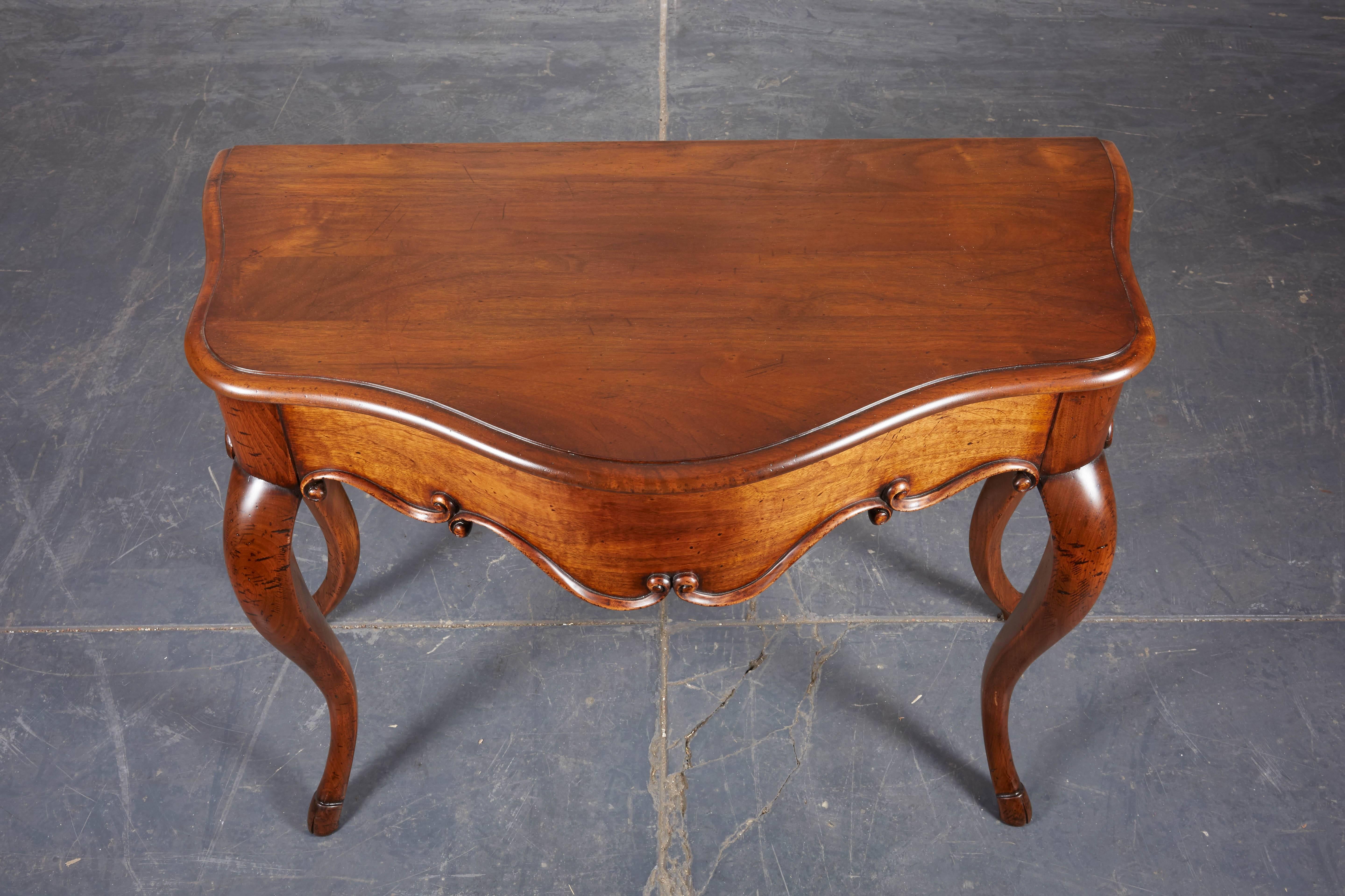 Fine Pair of Mid-19th Century Walnut Console Tables 5