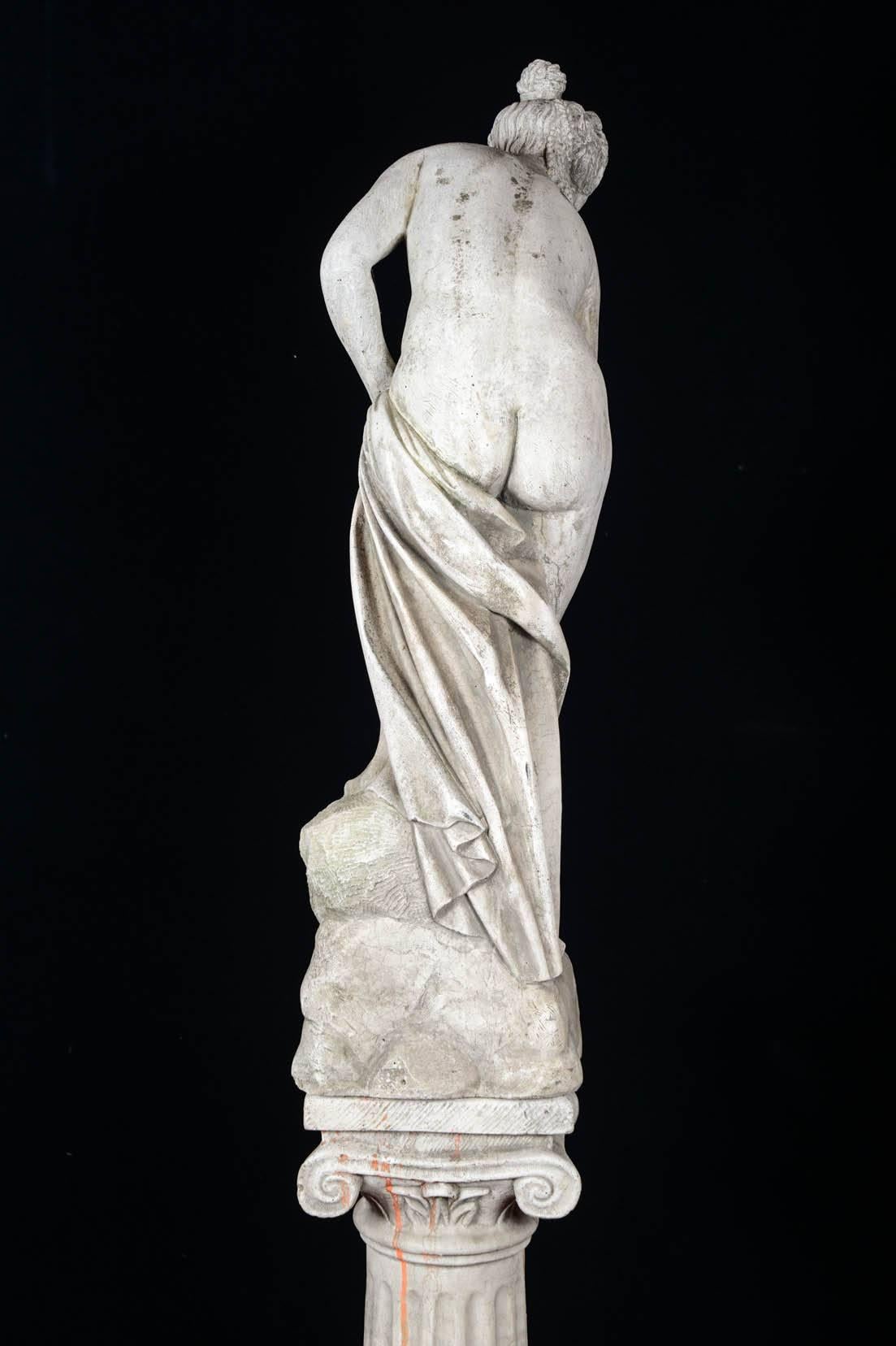 Sculpture in Concrete of a Bather Exiting Her Bath, 20th Century For Sale 4