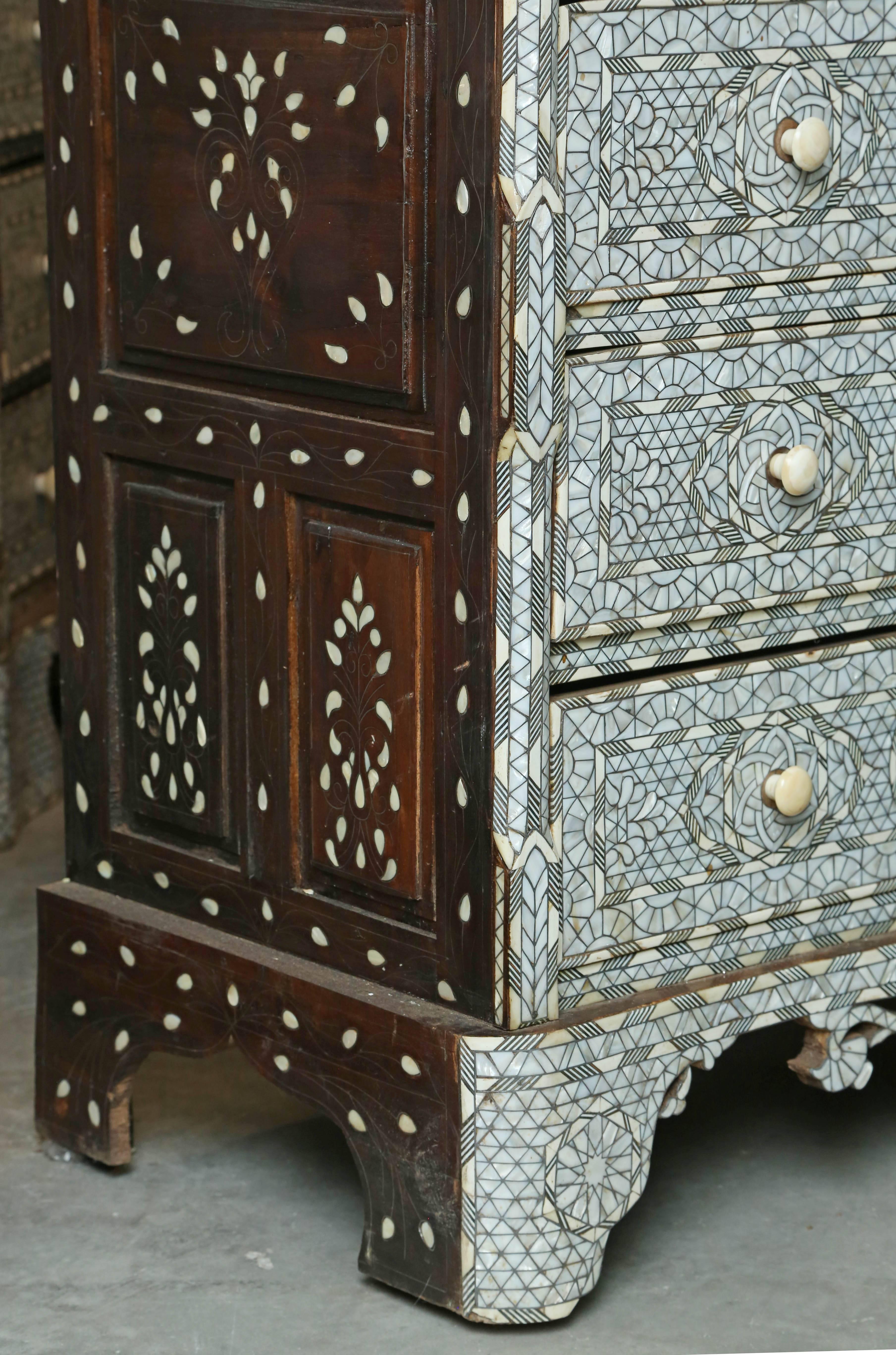 Stunning  19th Century Syrian Five-Drawer Mother-of-Pearl Inlay Dresser In Excellent Condition In West Palm Beach, FL