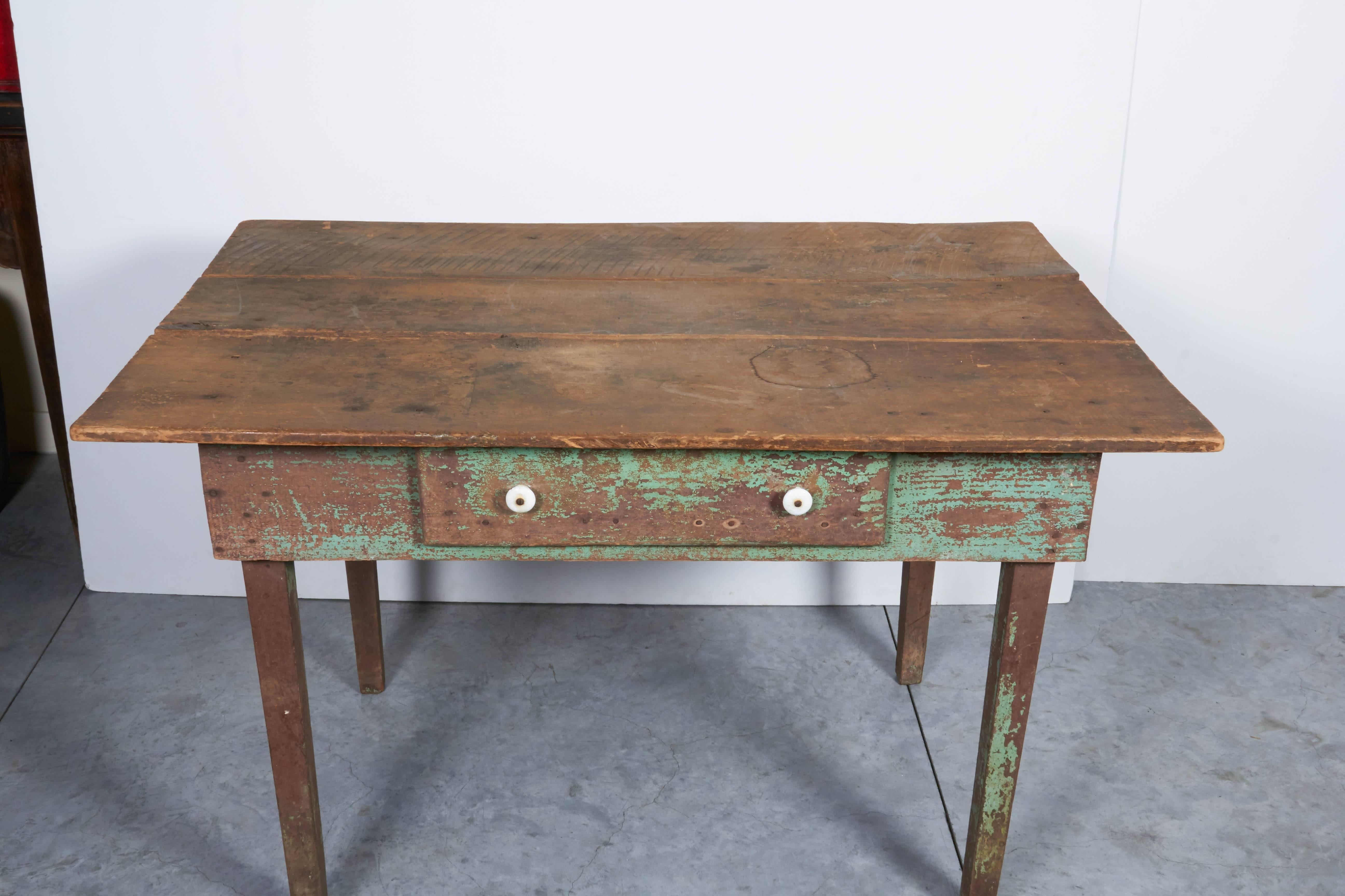 Antique American Work Table In Good Condition In New York, NY