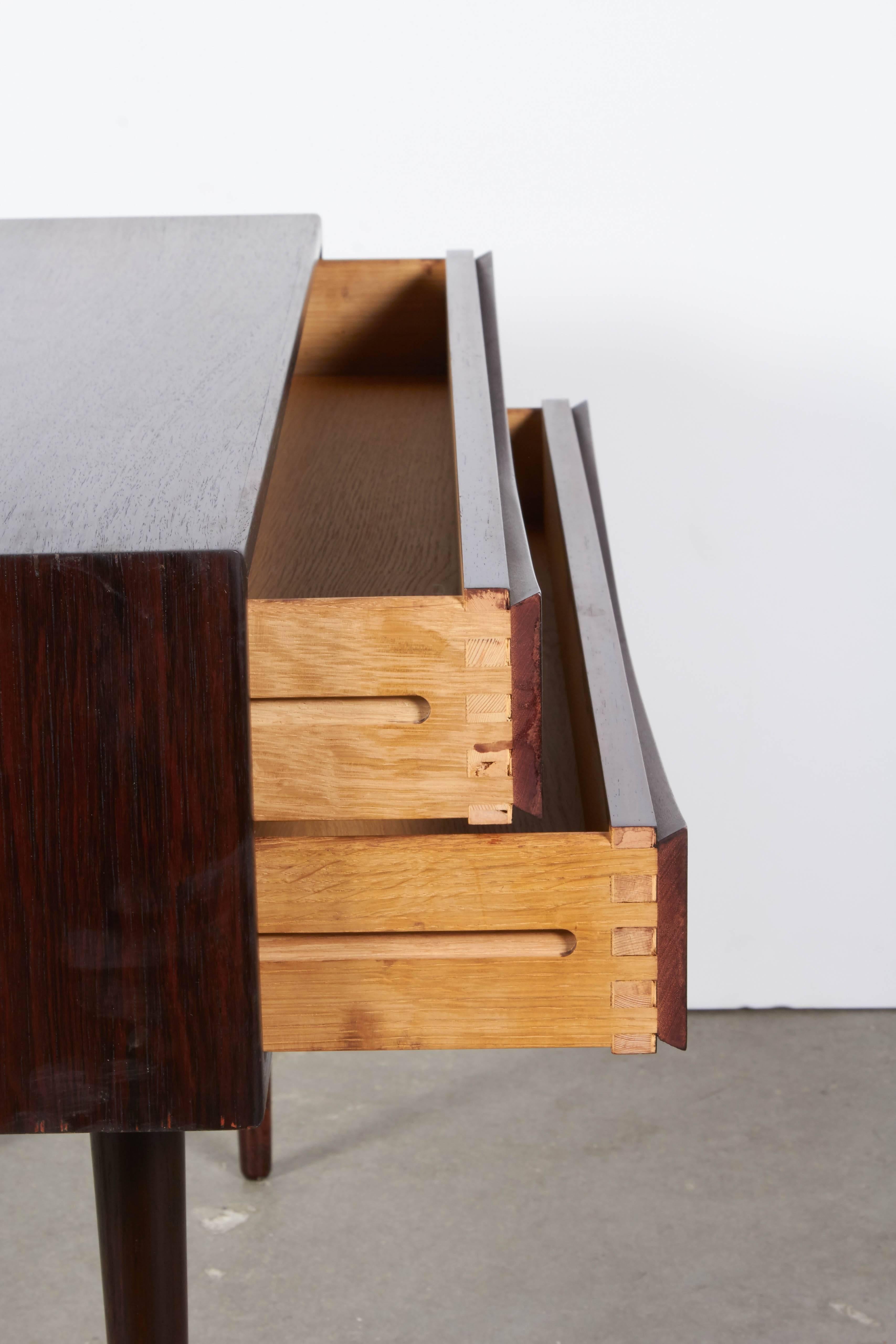 Arne Vodder for Sibast Rosewood Nightstands, Pair In Excellent Condition For Sale In New York, NY
