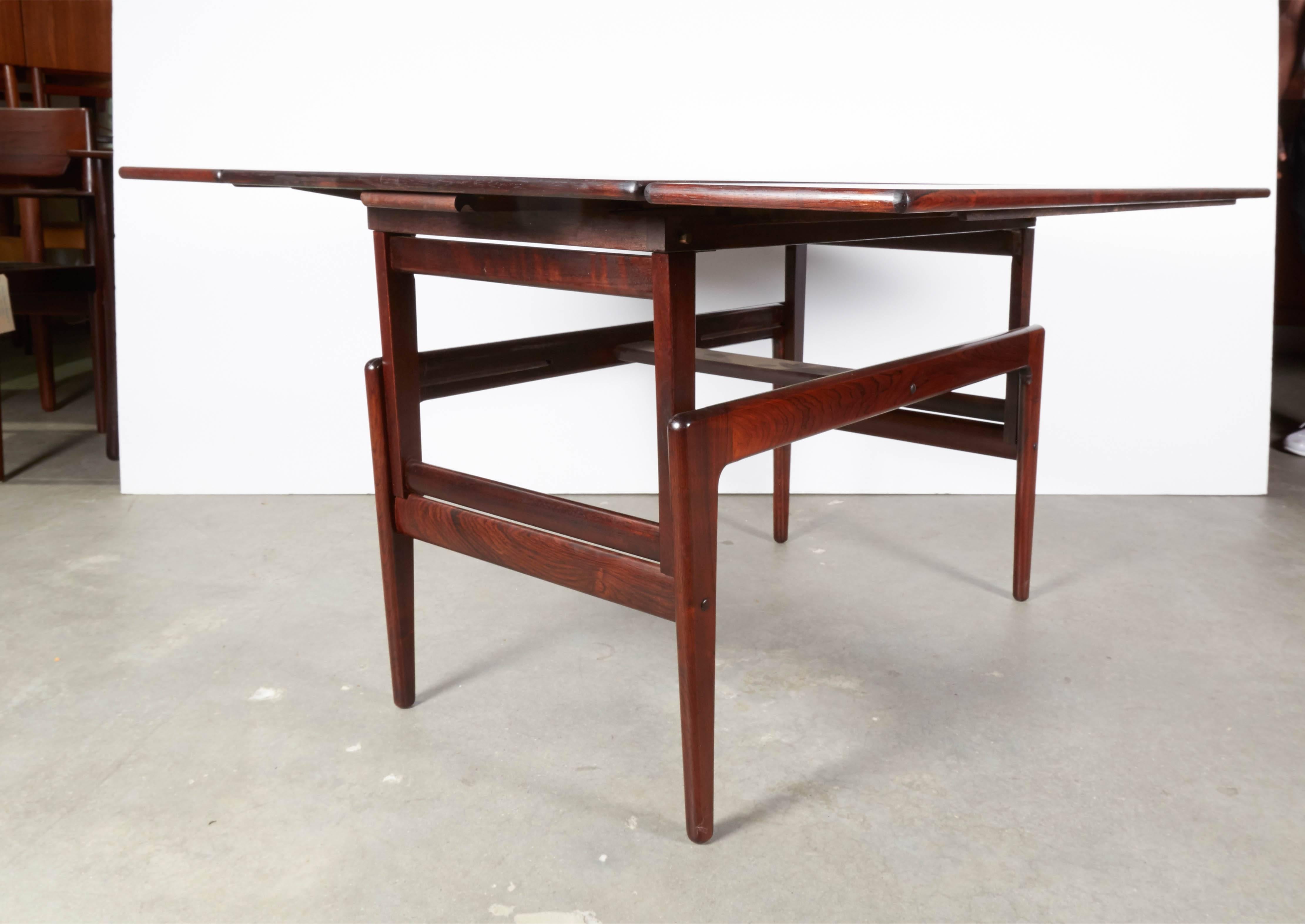 Rosewood Elevator Coffee Table / Dining Table In Excellent Condition In New York, NY