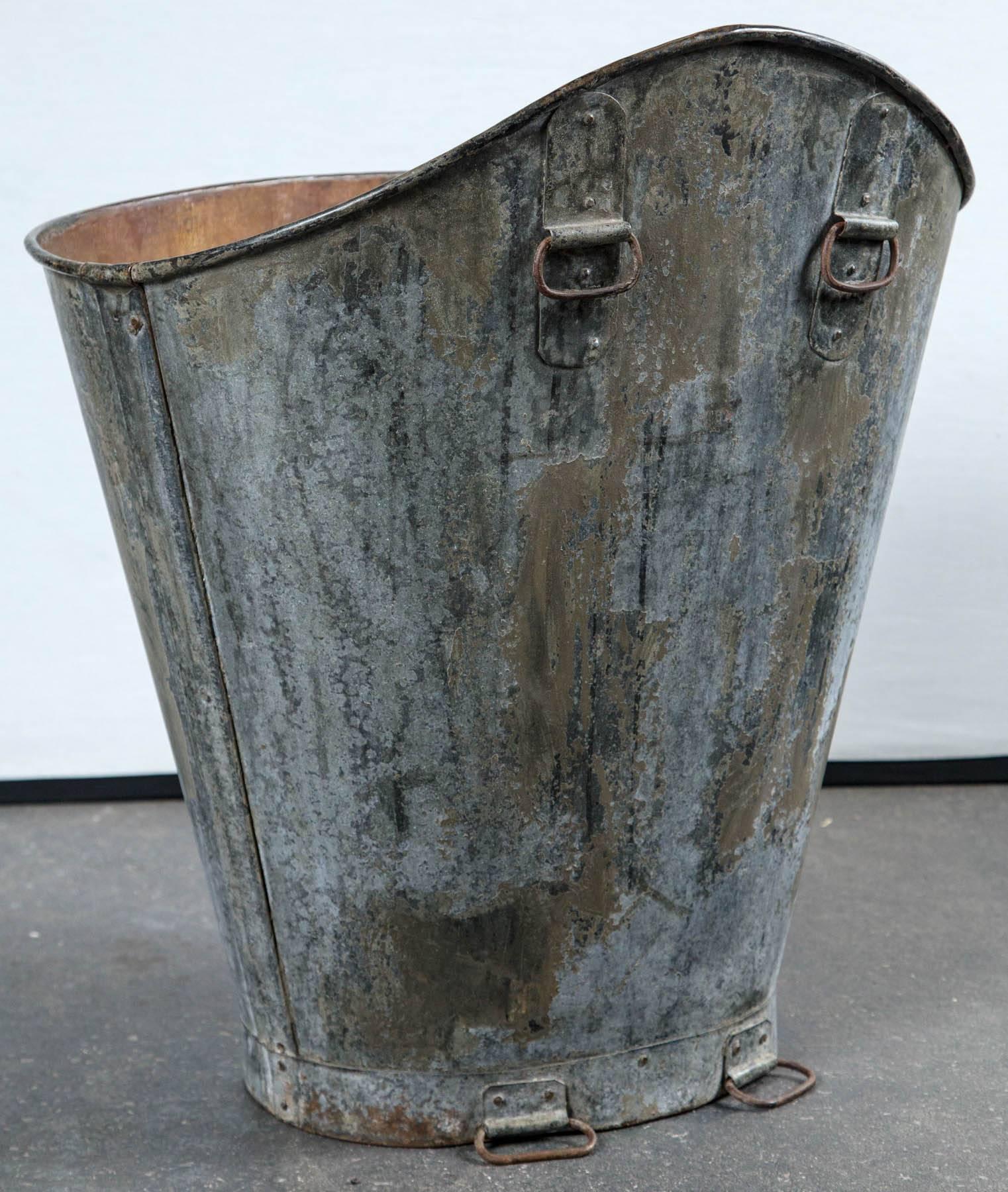 Vintage French Grape Harvesting Bucket (Hod), circa 1920 In Good Condition In Chappaqua, NY