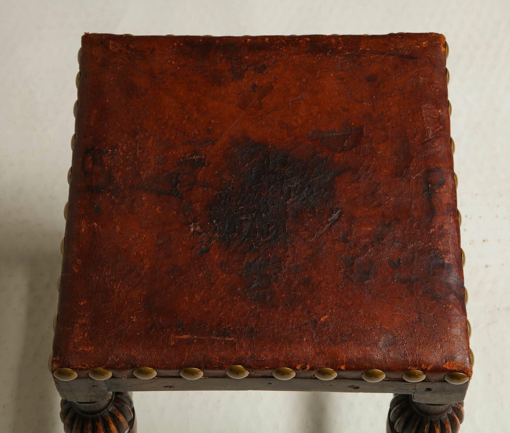 English Arts & Crafts Leather and Oak Stool For Sale 4