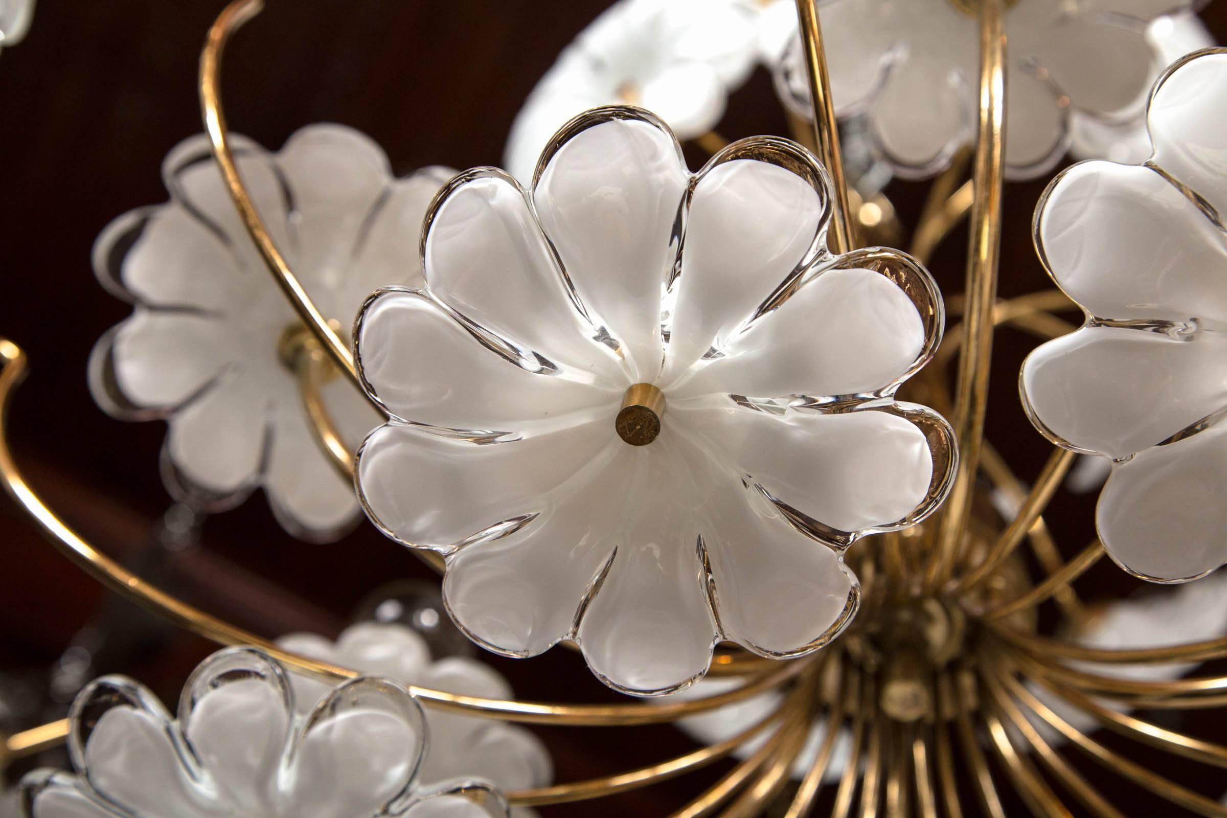 1960s Murano Venetian Glass Model Flower Chandelier 1
