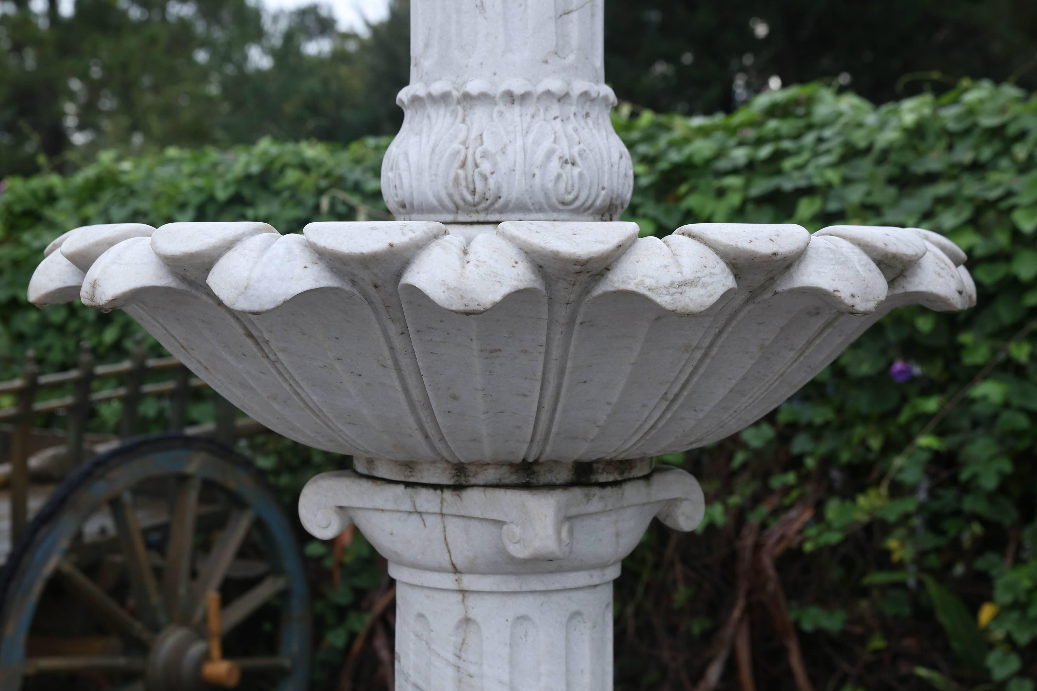 20th Century Hand-Carved White Marble Fountain with Surround from a Park in India