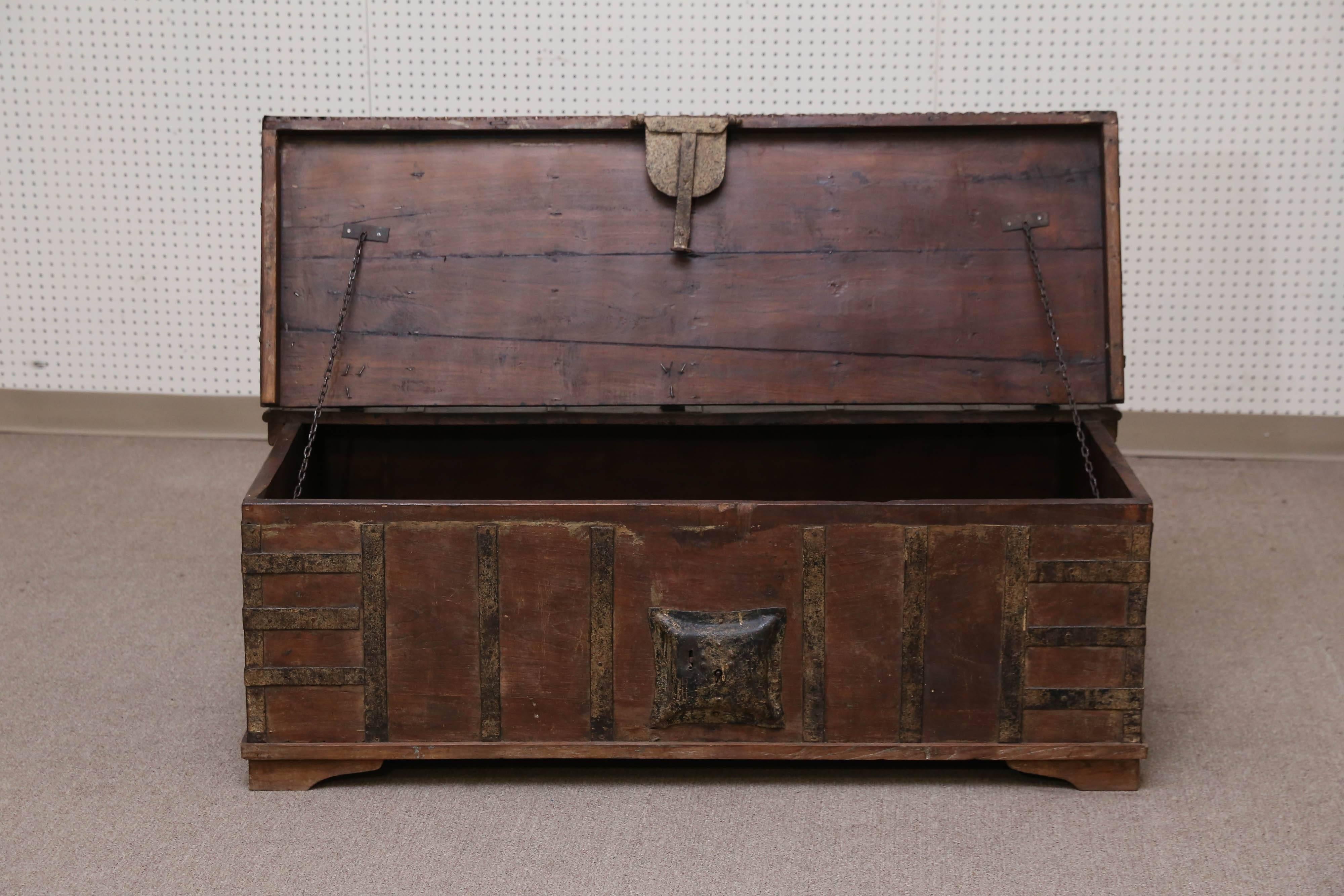 19th Century 1820s Solid Teak Wood Dowry Chest from Central India For Sale