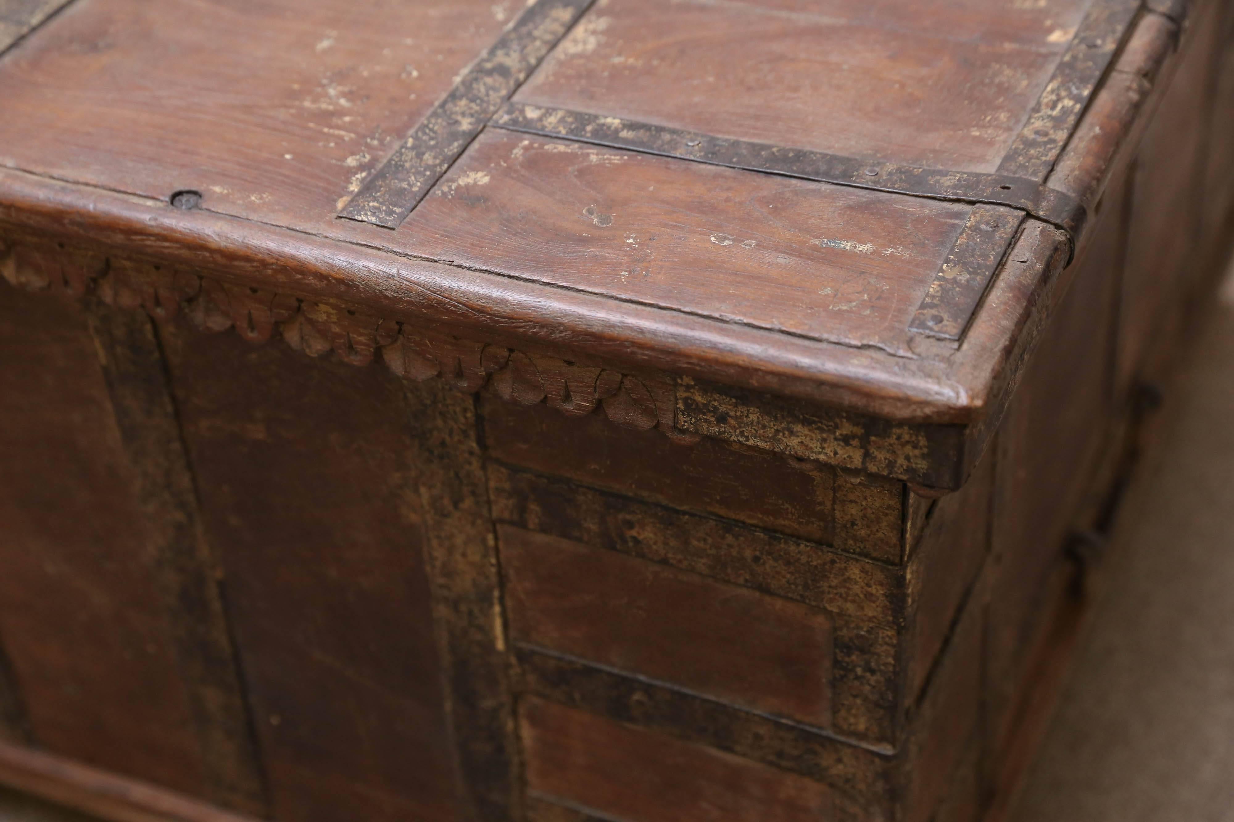 1820s Solid Teak Wood Dowry Chest from Central India For Sale 2