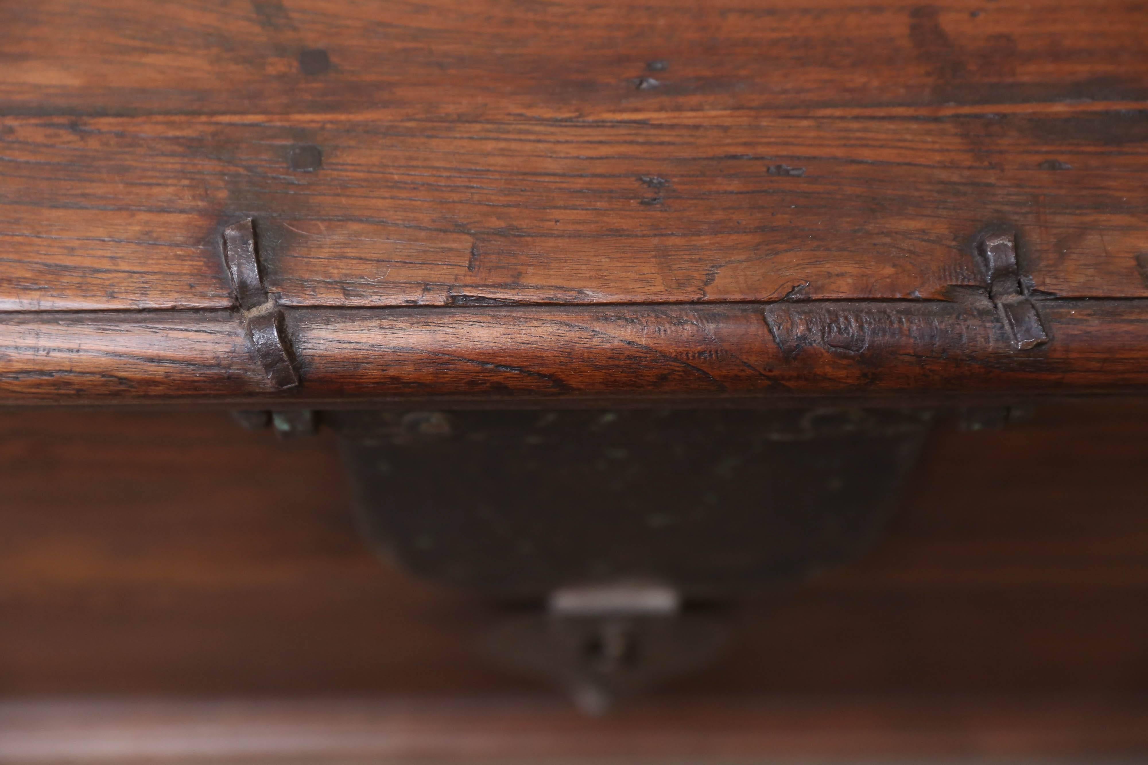 Large Teak Wood Early 19th Century Dowry Chest on Four Wooden Wheels For Sale 3