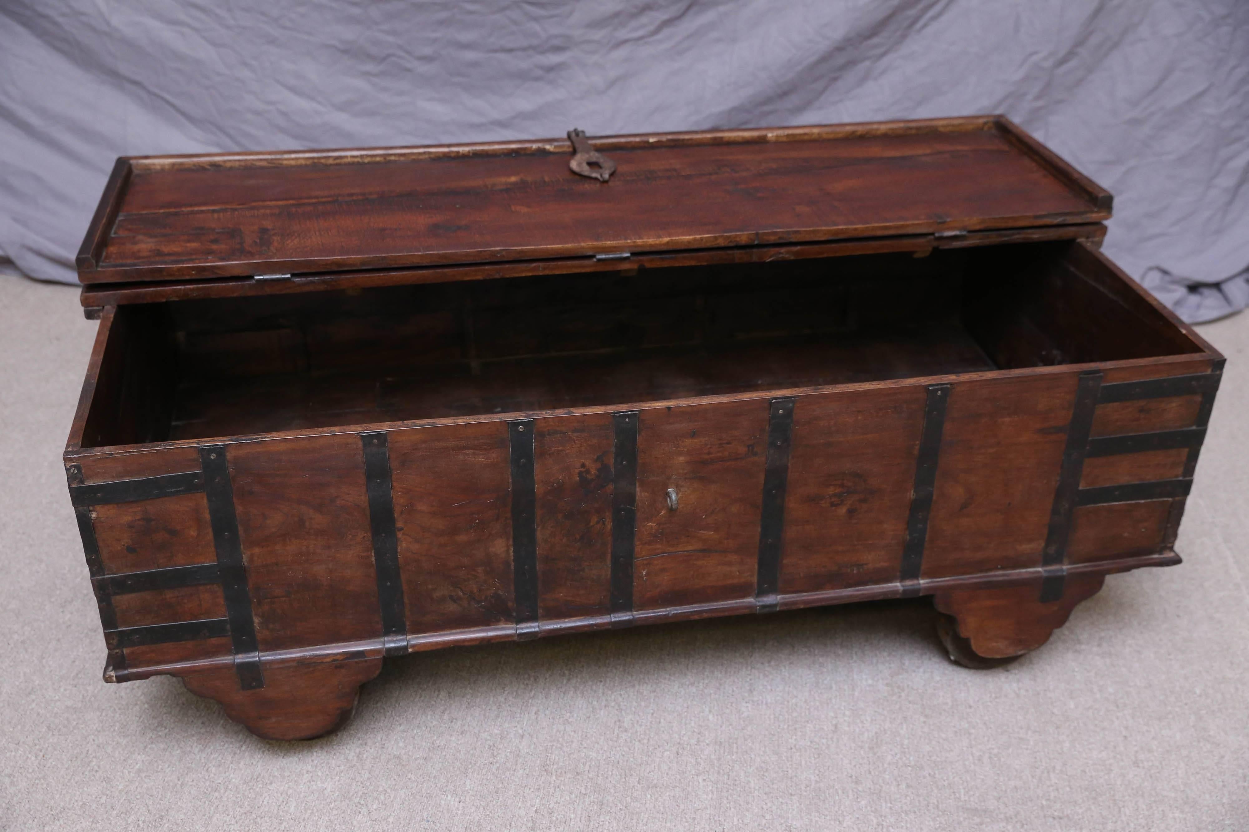 Large Teak Wood Early 19th Century Dowry Chest For Sale 5