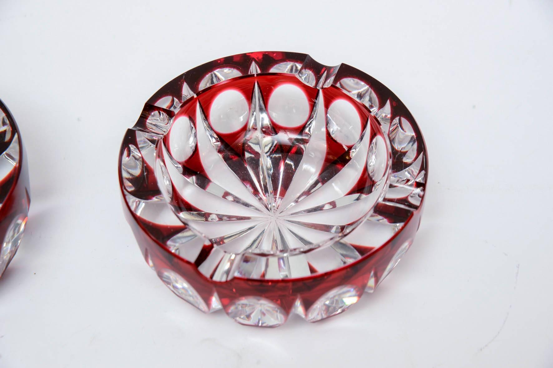 Pair of Ashtrays in Crystal Signed Saint Louis In Excellent Condition In Saint ouen, FR