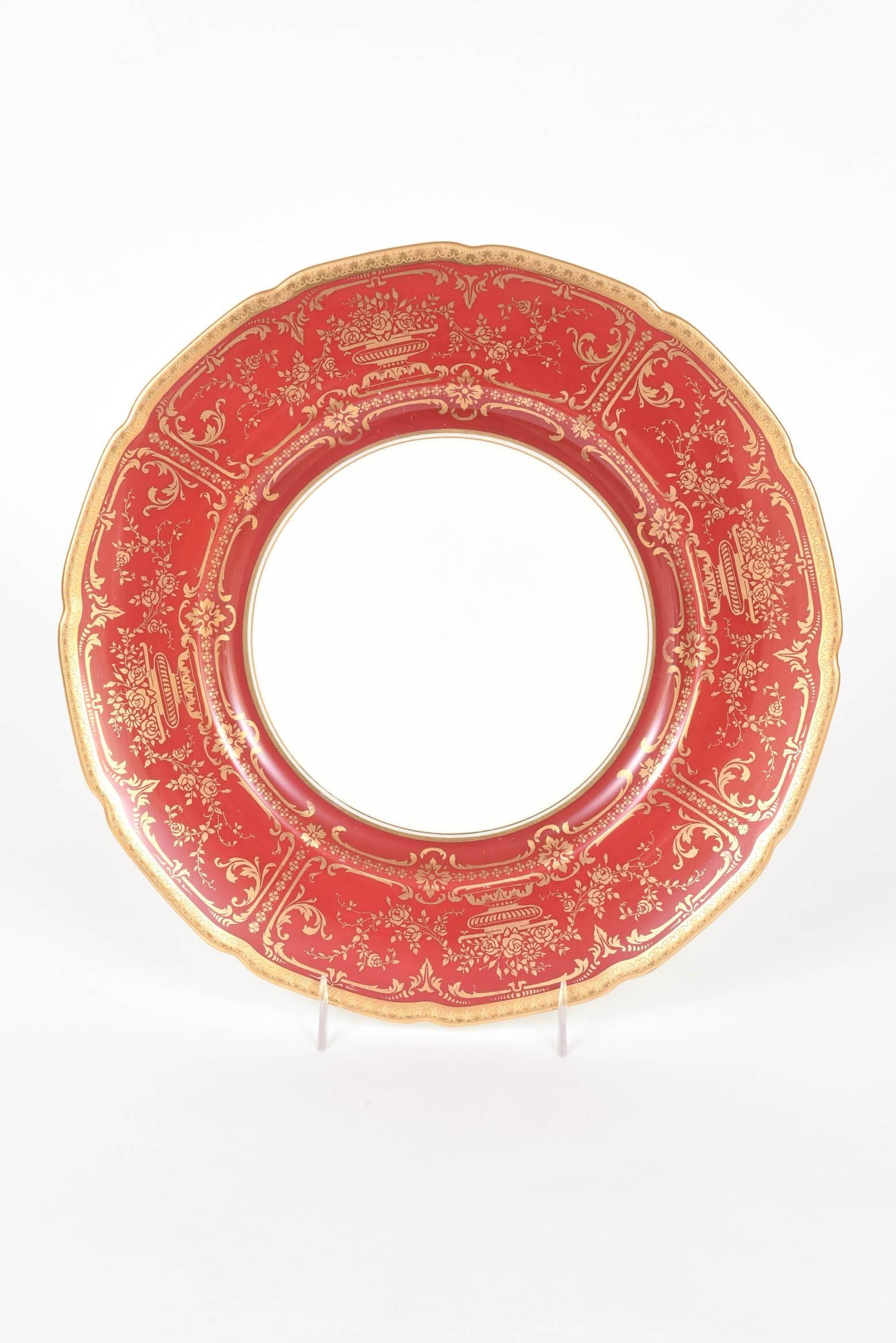 Hand-Crafted 12 Antique Dinner Plates, Red and Gold by Royal Doulton, England