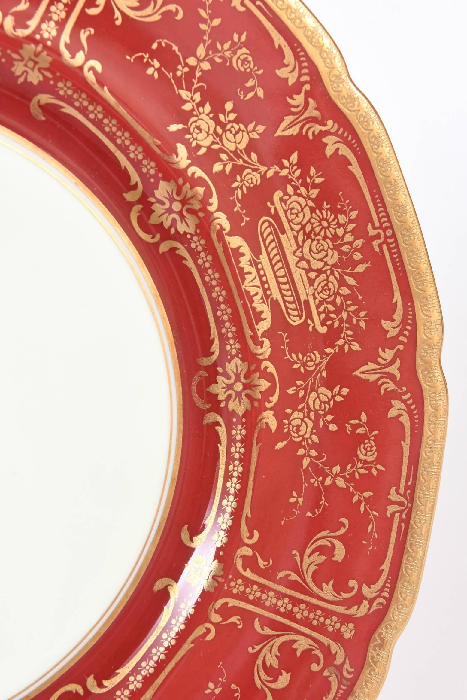 12 Antique Dinner Plates, Red and Gold by Royal Doulton, England In Good Condition In West Palm Beach, FL