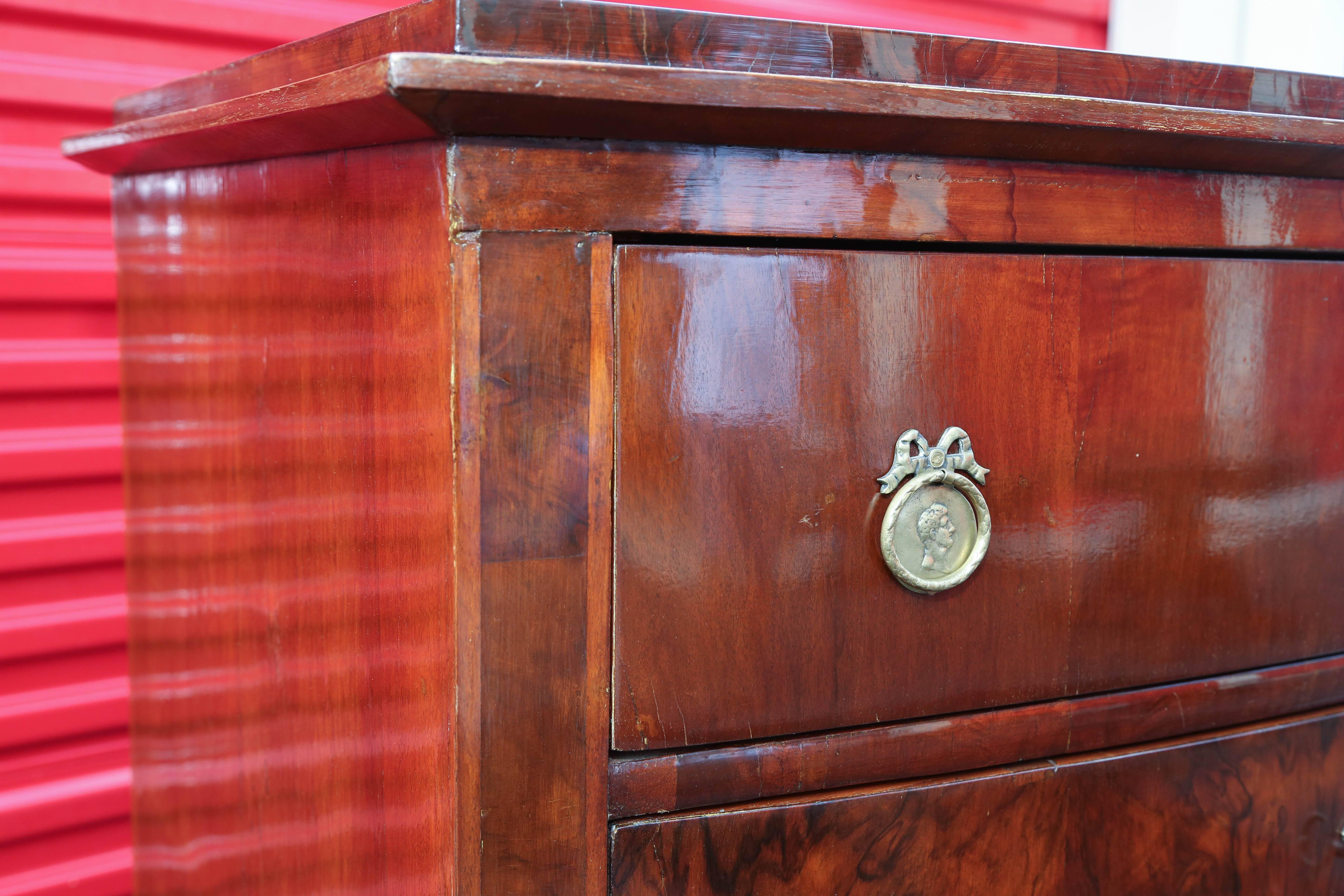 Superb 19th English Century Mahogany Chest of Drawers In Excellent Condition In West Palm Beach, FL
