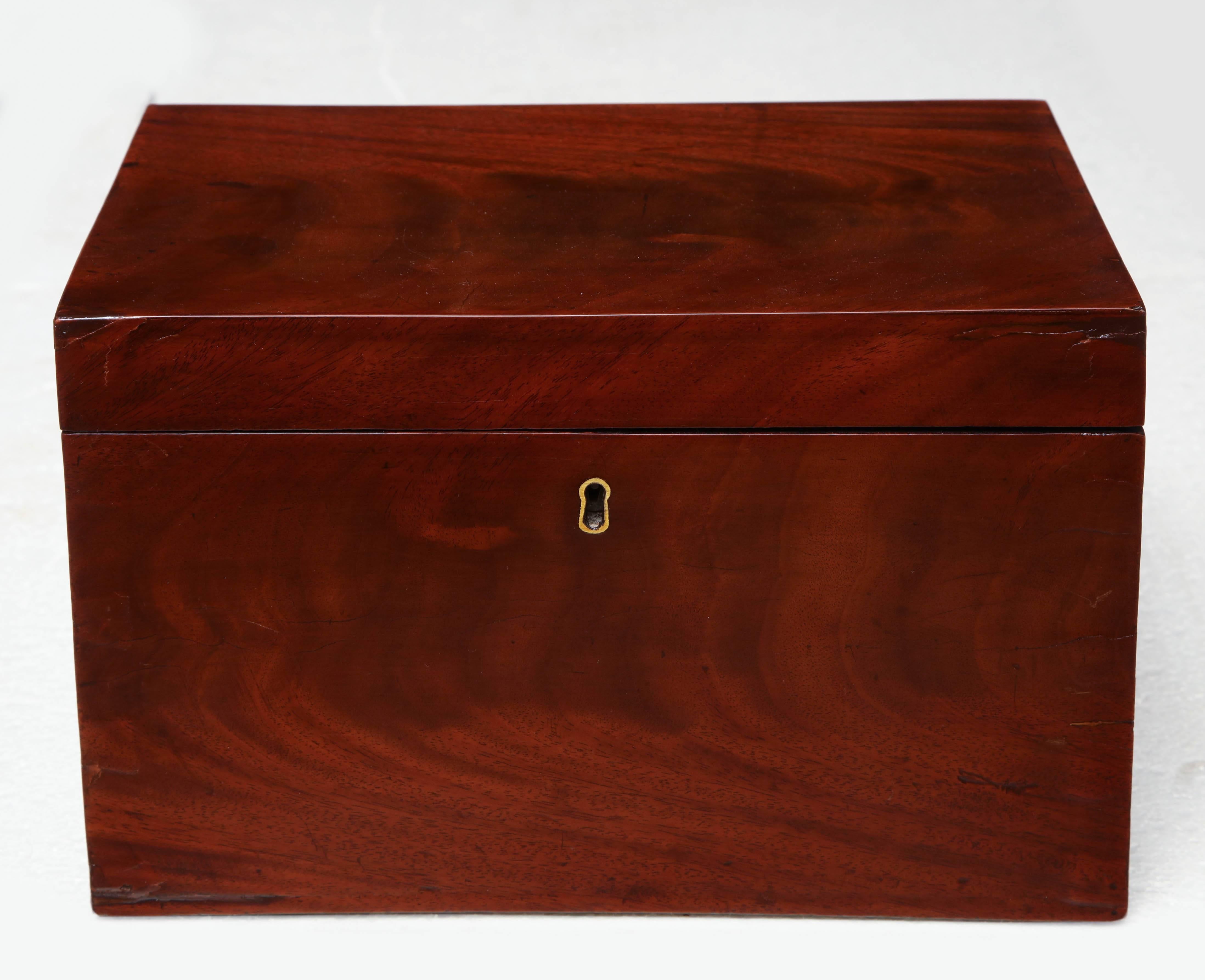 19th century, English, mahogany box.