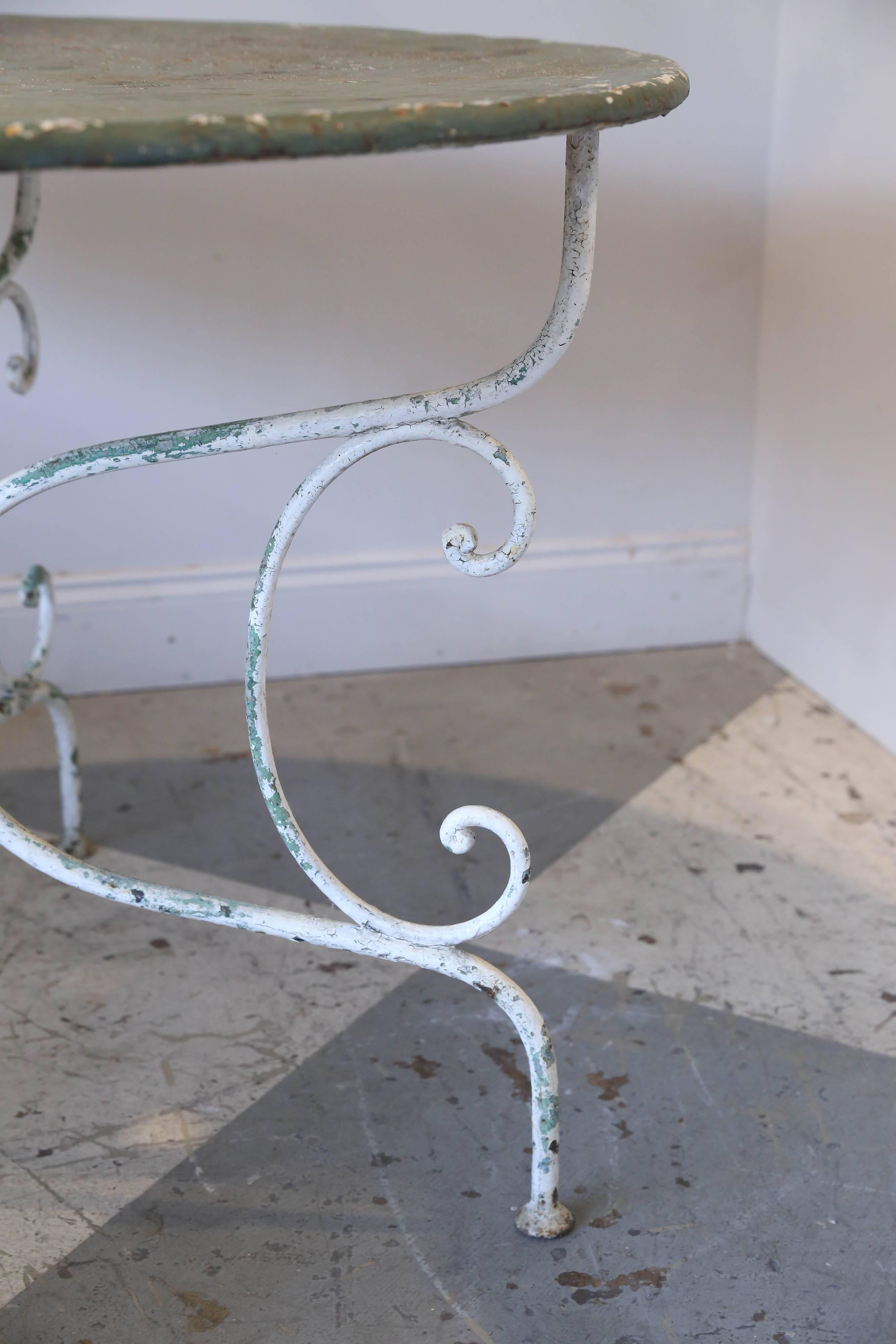 1930s Rustic Metal Garden Table Found in France In Distressed Condition In Houston, TX