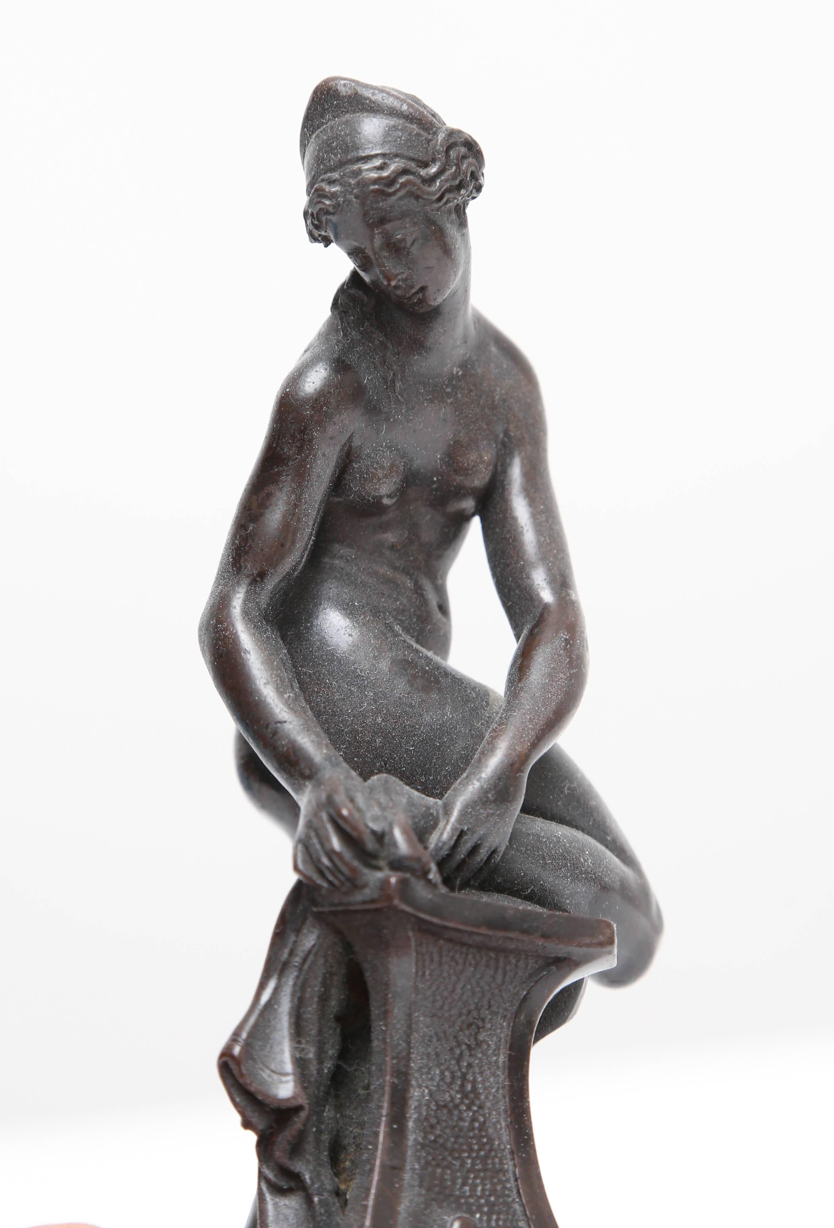 Bronze Figure of Venus after the Bath, After Giambologna, Italian, 18th Century In Excellent Condition In Kensington, MD