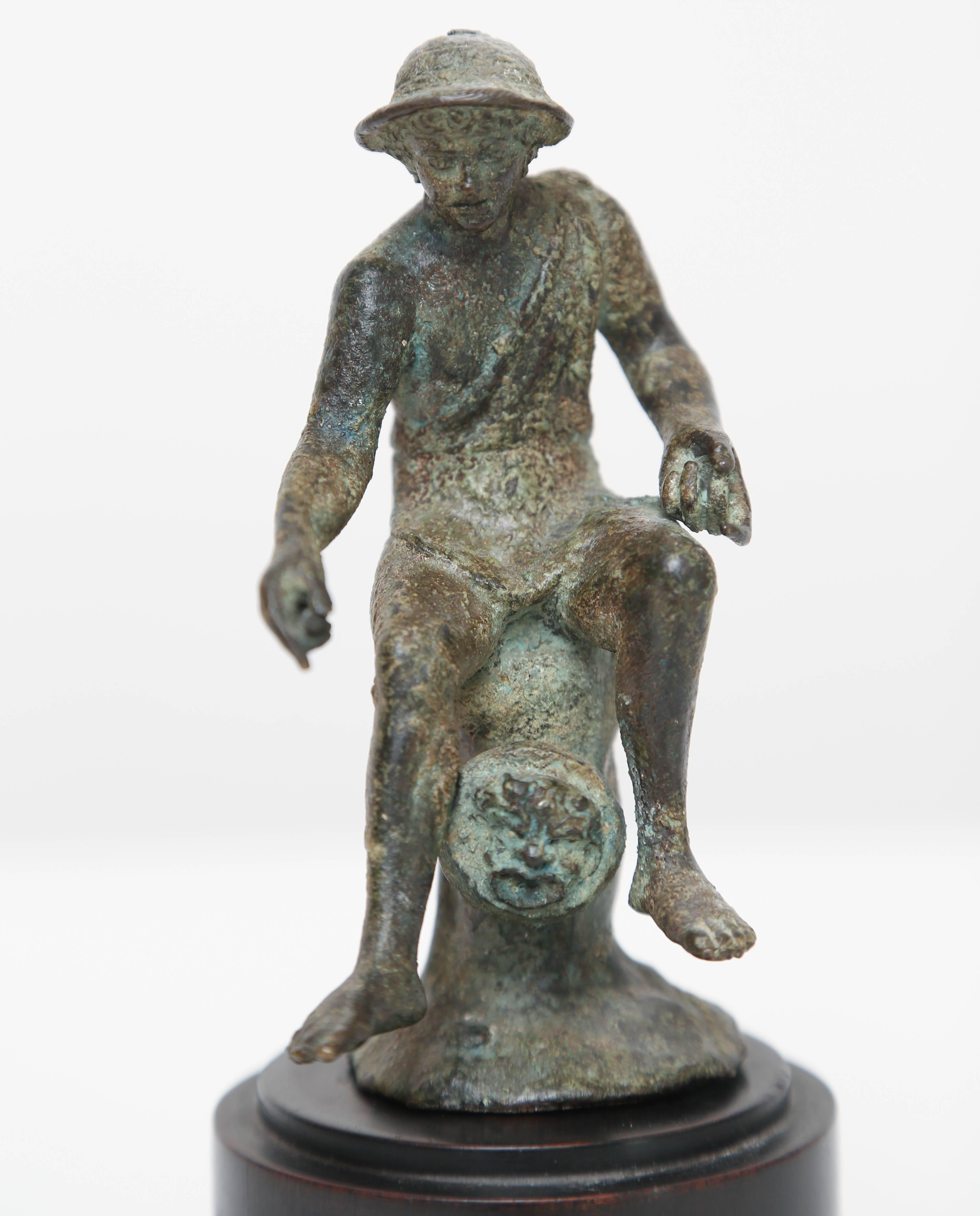 Sculpture en bronze d'un pêcheur, d'après l'Antiquité romaine, trouvée à Pompéi Bon état - En vente à Kensington, MD