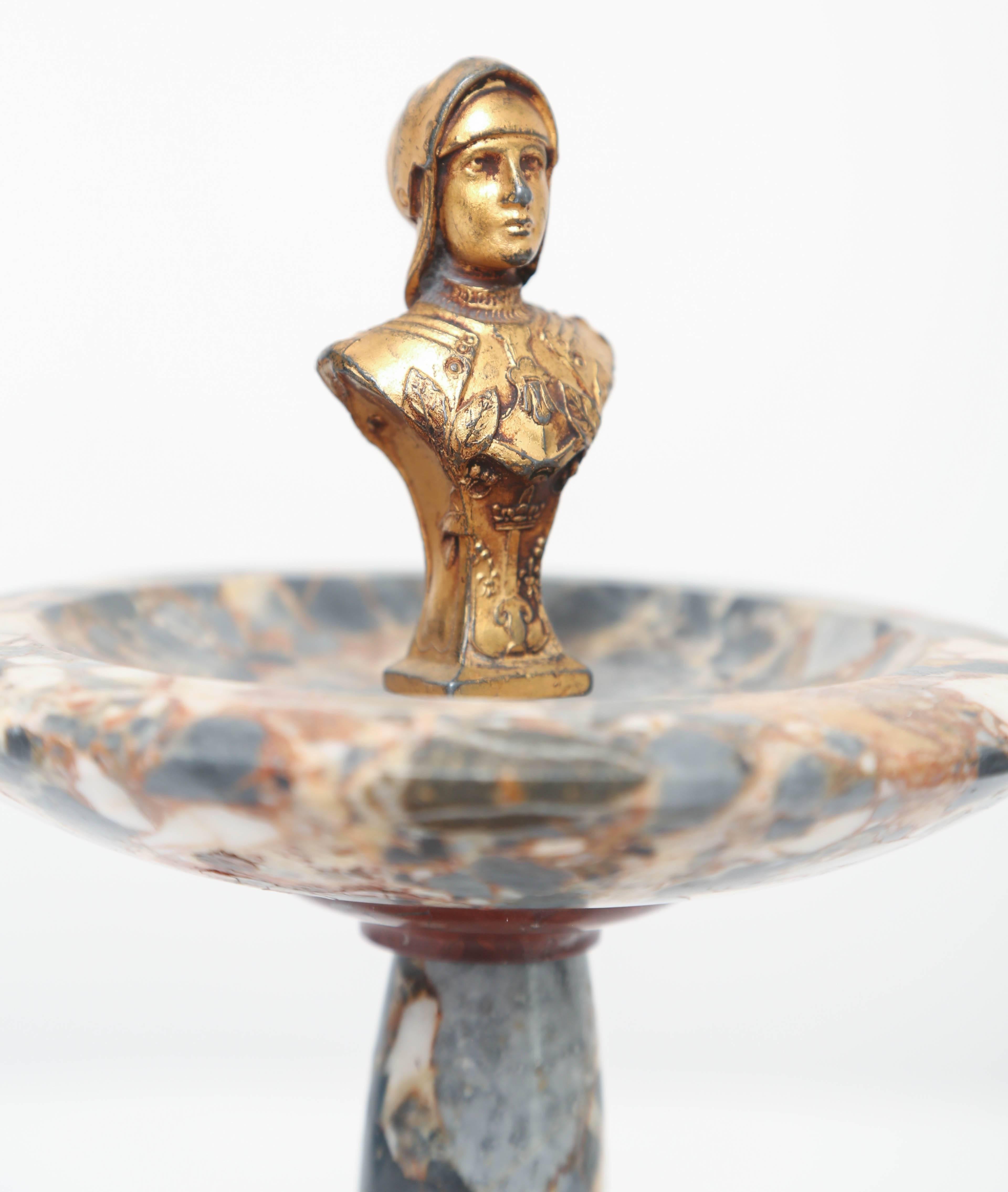 Marble Tazza with bust of Joan of Arc, French, 19th c. In Excellent Condition In Kensington, MD