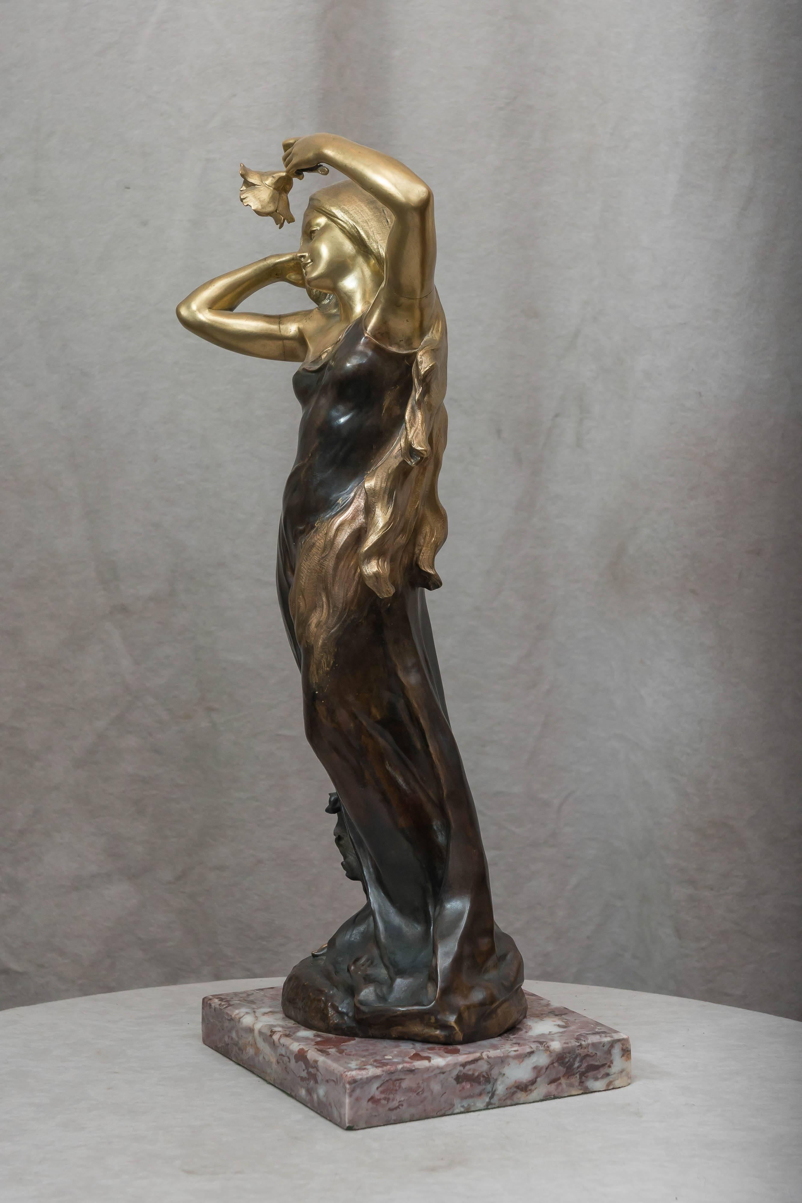 Art Nouveau Bronze Figure of a Young Woman For Sale 3