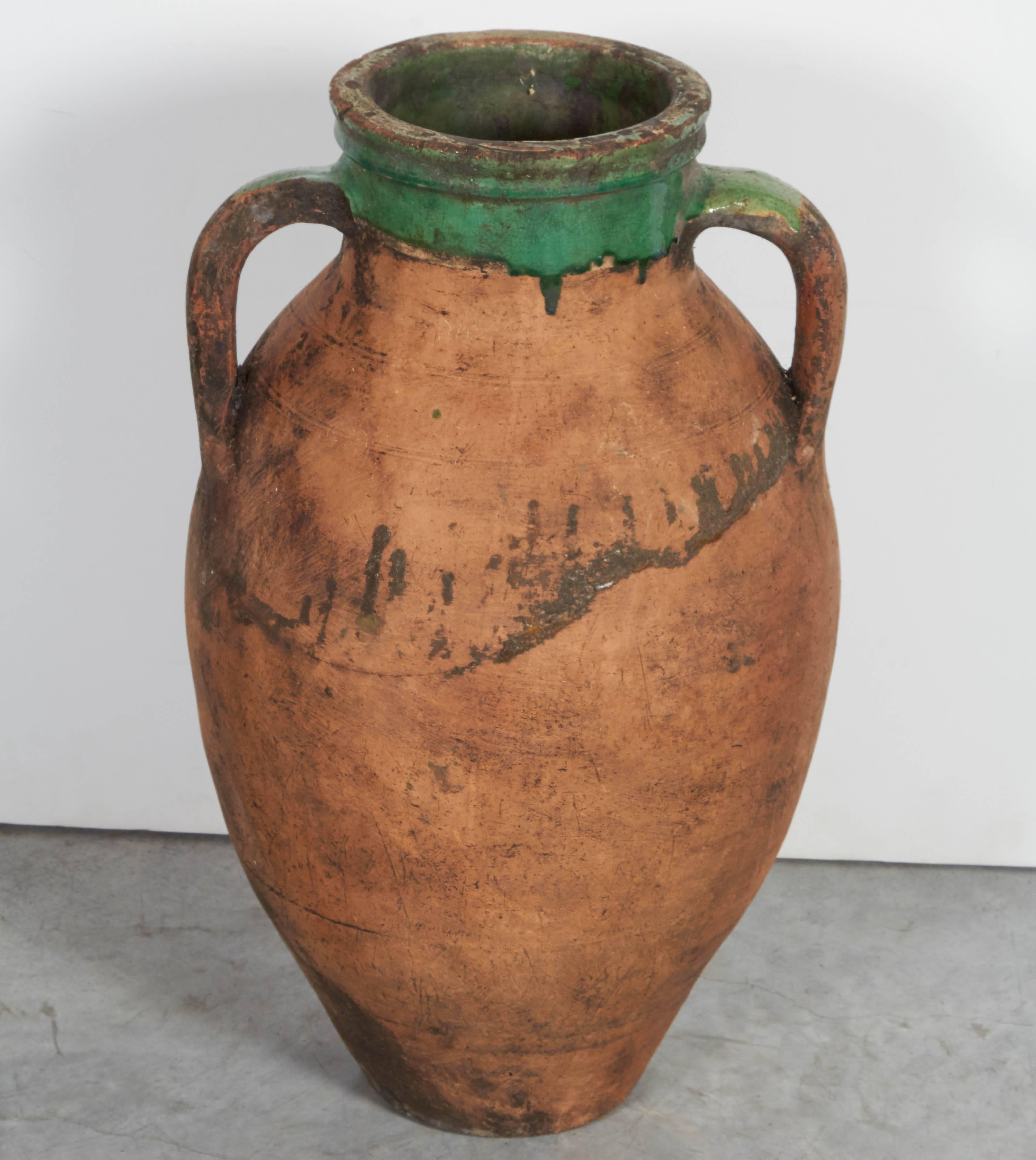 Tall Antique Terracotta Olive Jar with Green Glazed Rim In Good Condition In New York, NY