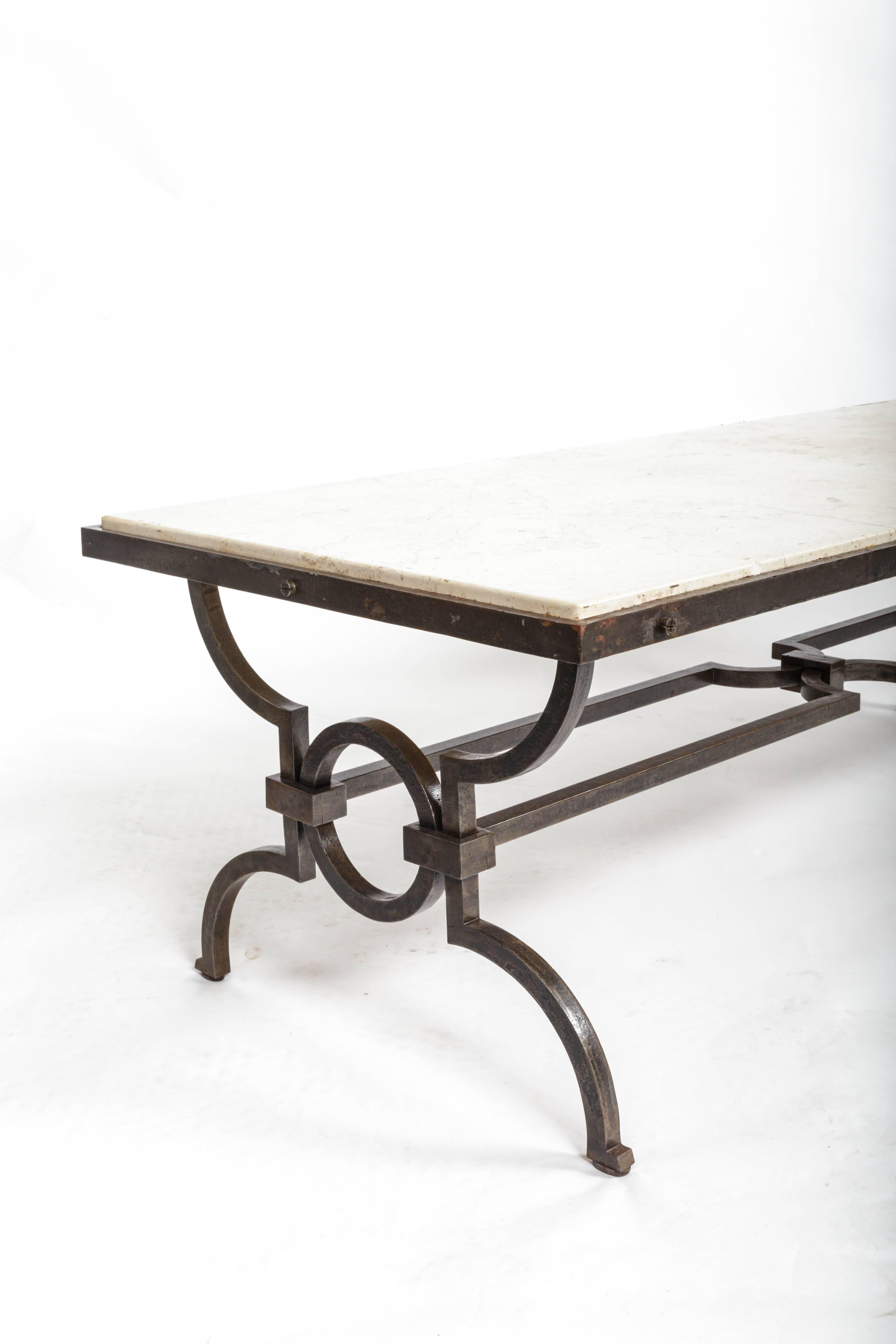 Mid-20th Century Black Patinated and Gilded Wrought Iron Coffee Table by Gilbert Poillerat, Franc For Sale