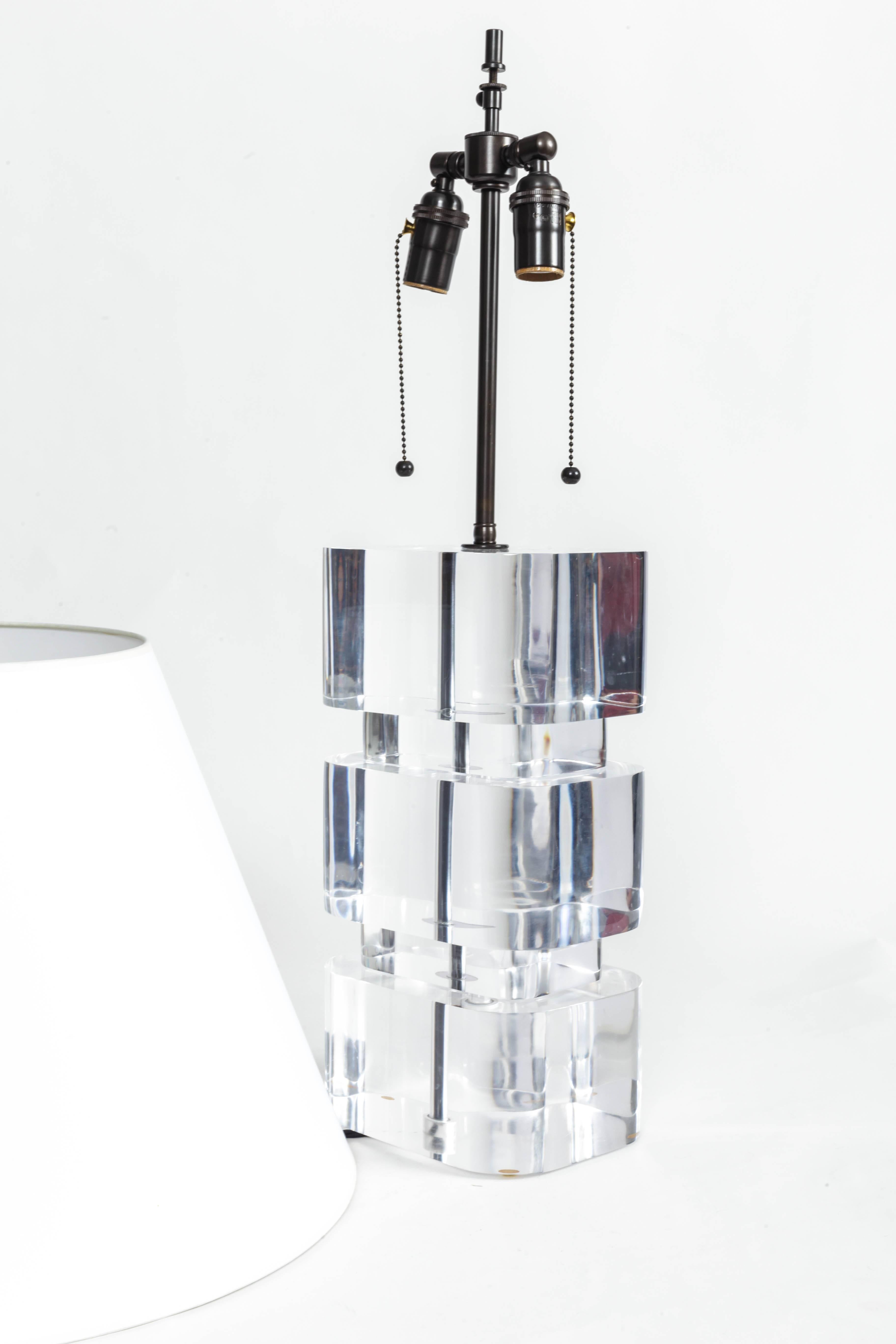 Liquid Lucite Column Table Lamp In Excellent Condition In New York City, NY