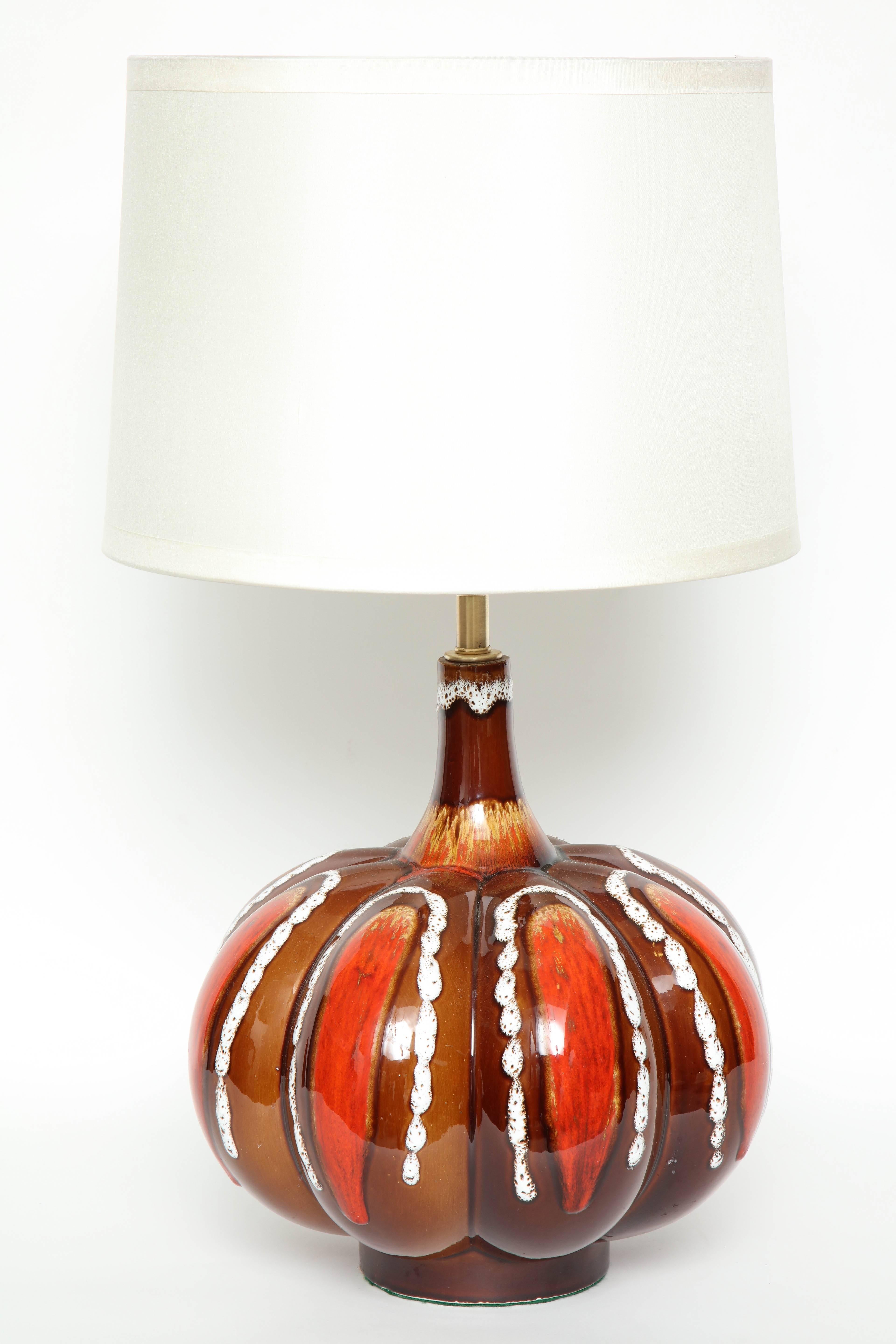 Mid-Century Modern Lampe en céramique ouest-allemande à glaçure vibrante en vente