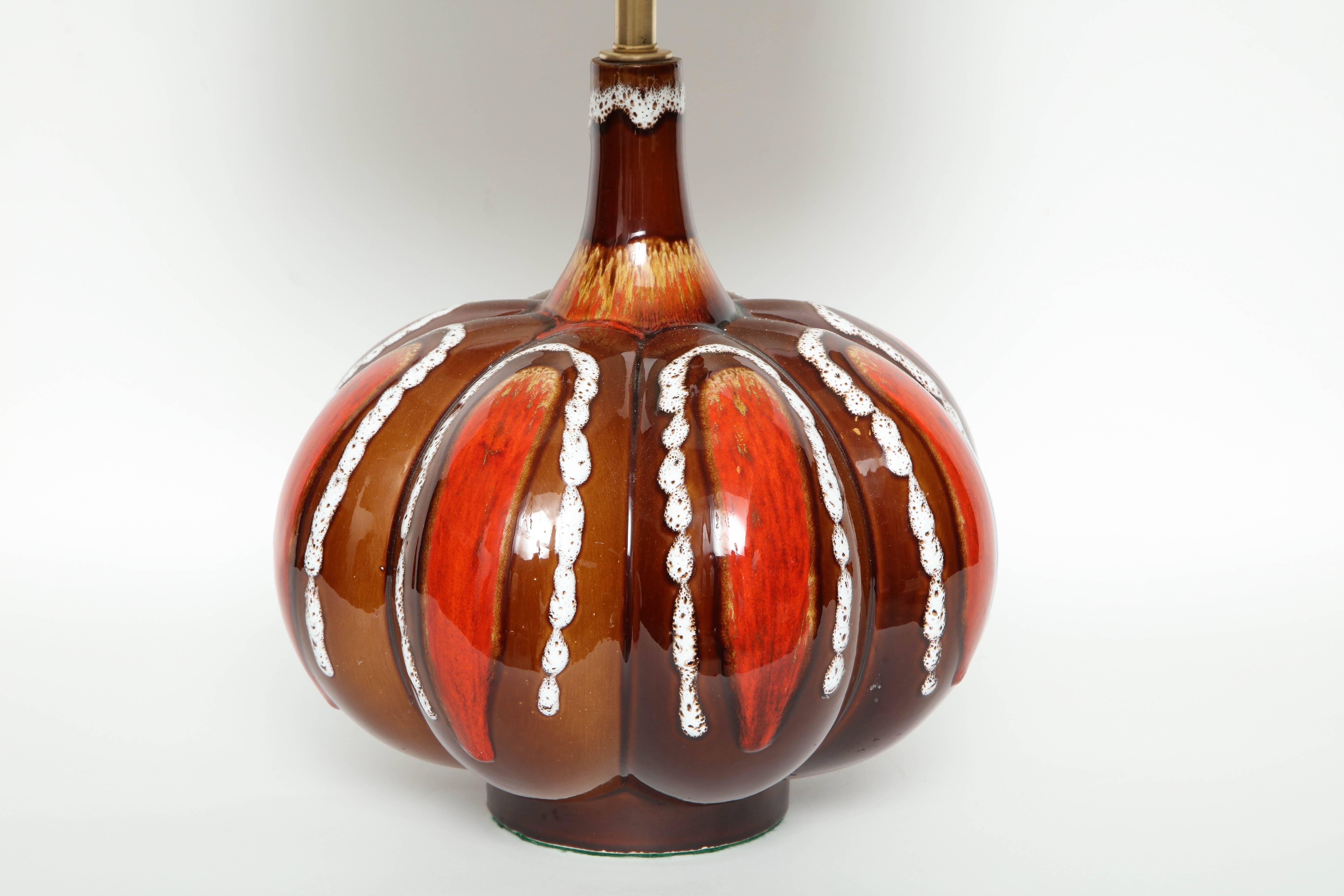 Allemand Lampe en céramique ouest-allemande à glaçure vibrante en vente