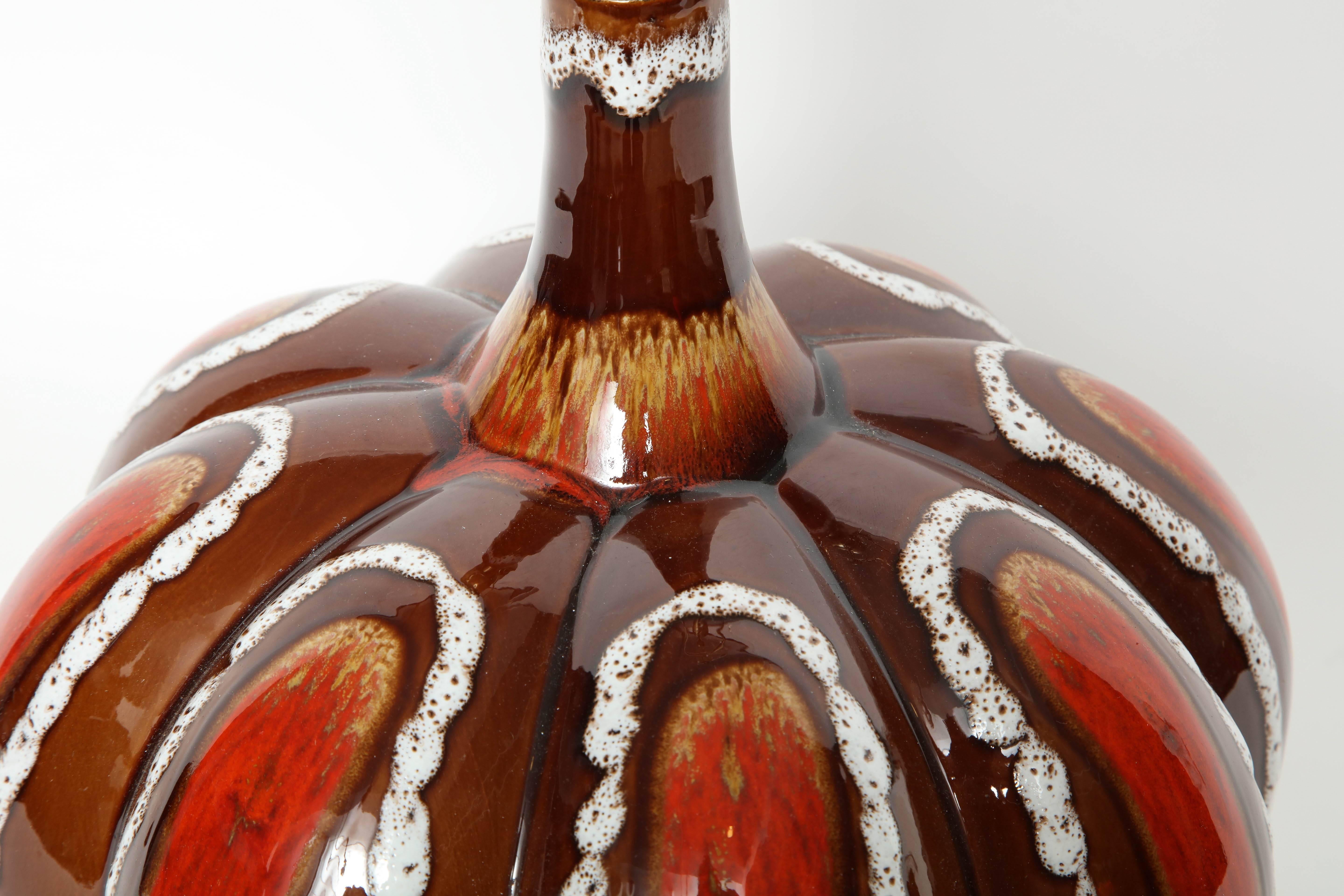 20ième siècle Lampe en céramique ouest-allemande à glaçure vibrante en vente