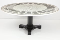 Table à manger "Architettura" de Piero Fornasetti