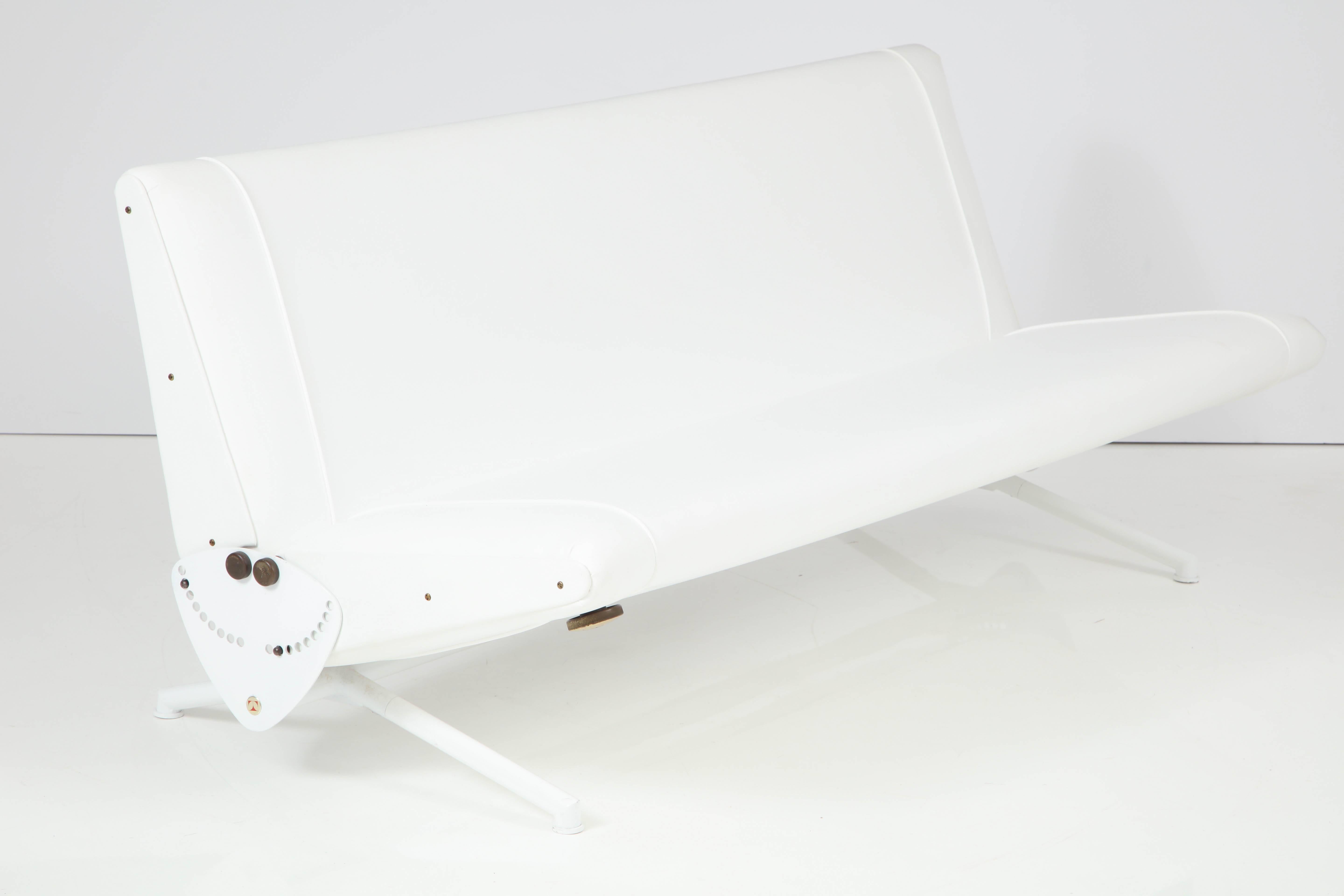 Early Borsani D70 sofa restored like the example found on the Borsani book cover, white on white. Fully adjustable, it opens into a bed. Two identical ones available. Inquire.